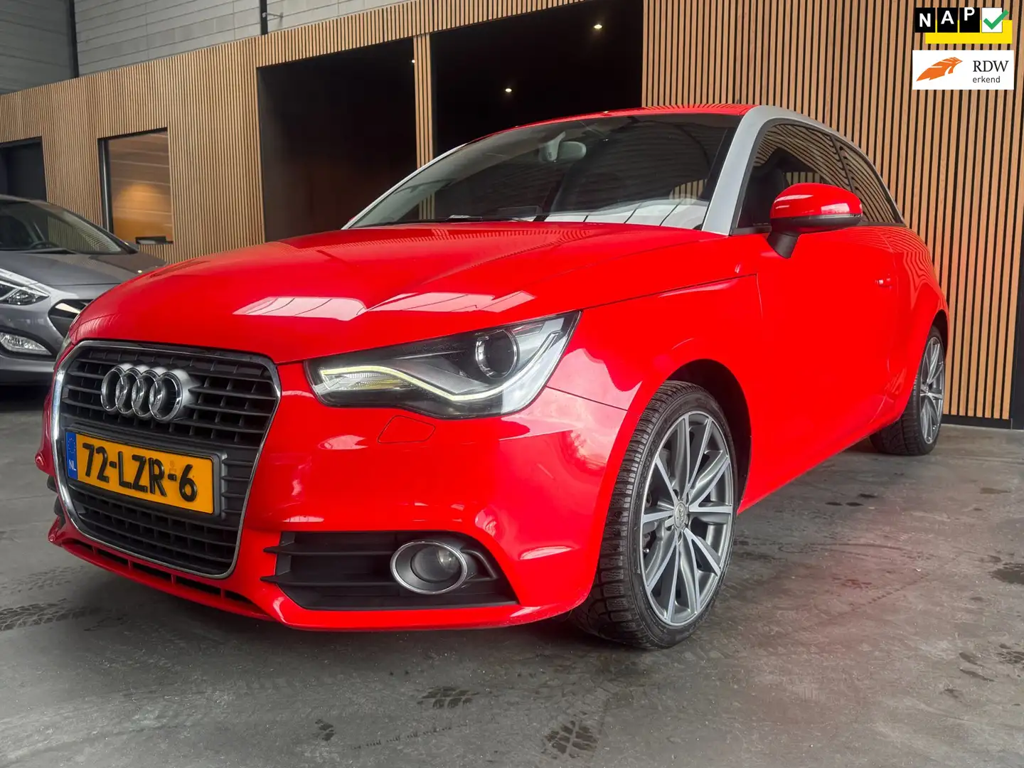 Audi A1 1.4 TFSI Ambition Automaat|Airco|Navi|Cruise|NAP Rot - 1
