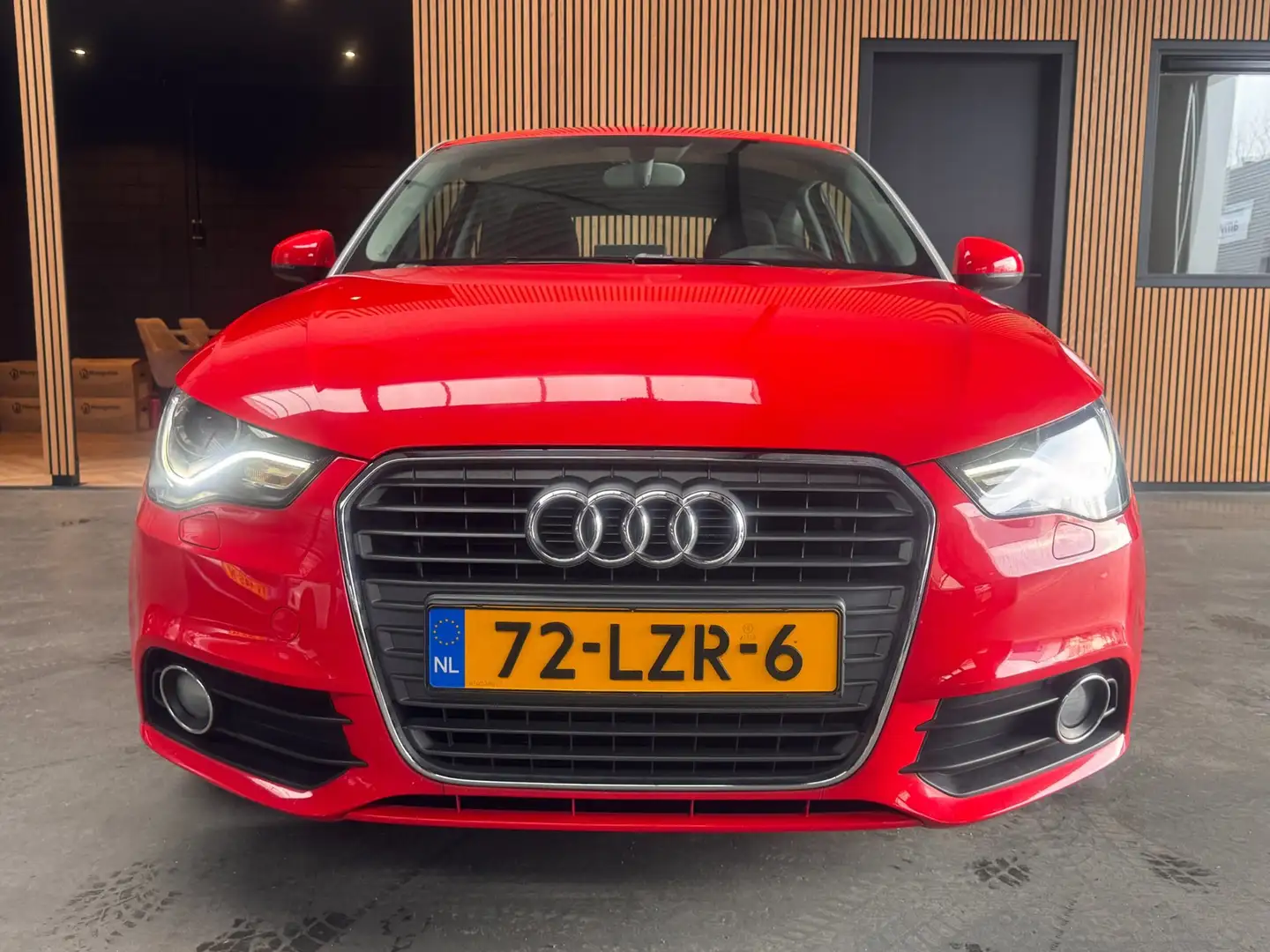 Audi A1 1.4 TFSI Ambition Automaat|Airco|Navi|Cruise|NAP Rot - 2