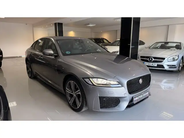 Jaguar XF 2.0i4D Chequered Flag Aut. 180