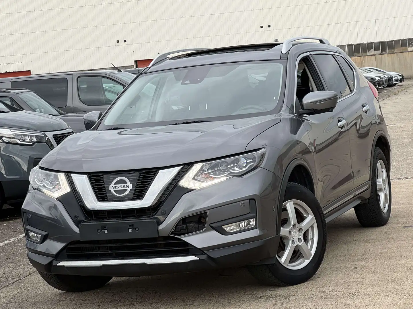 Nissan X-Trail 1.6 DCI 7PLACES/NEW MODELS/FULLOPTIONS/1PROP CARNE Grijs - 1