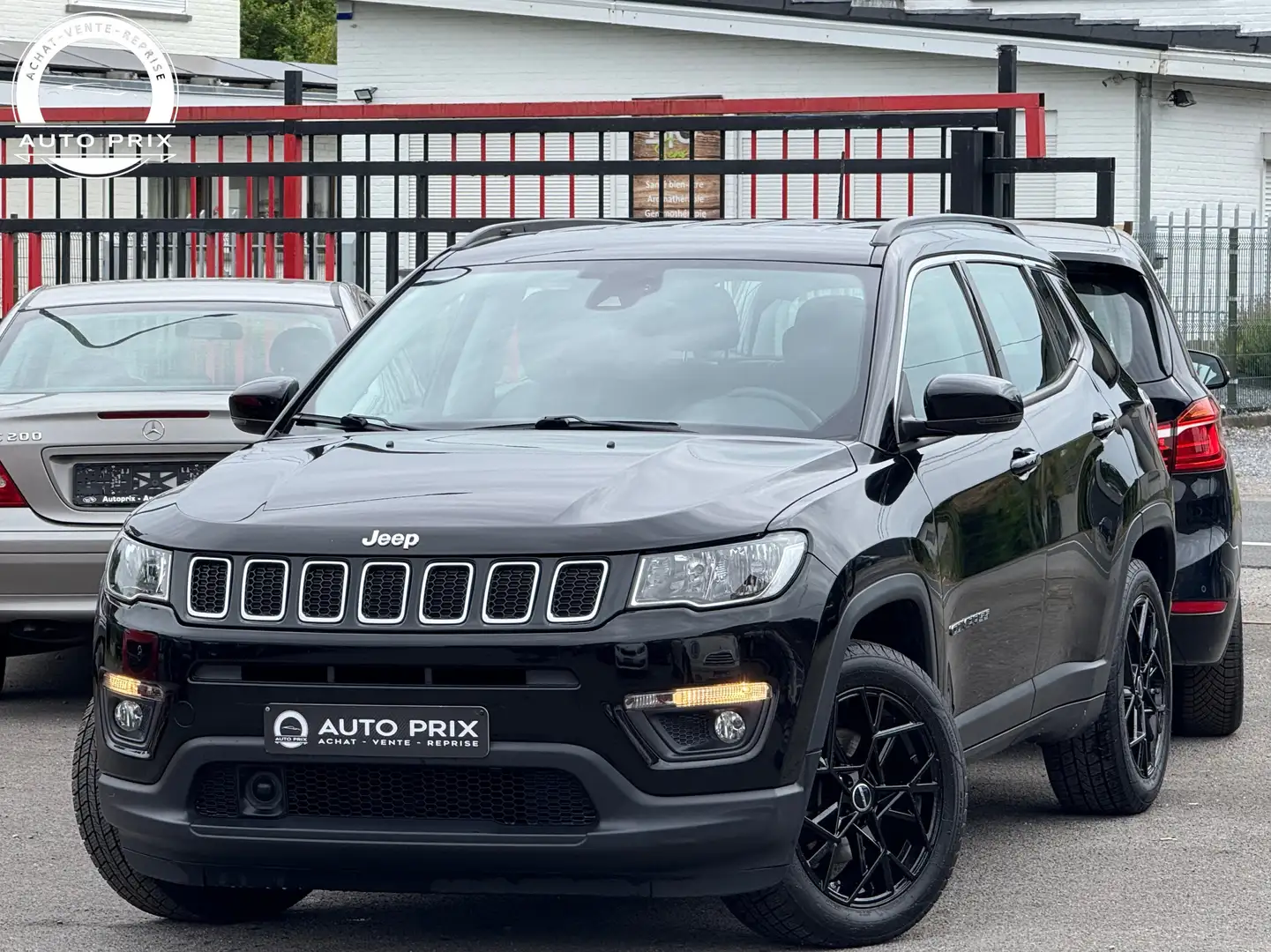Jeep Compass 1.6 MultiJet Black Edition Navi Cuir Cam Euro 6b Zwart - 1