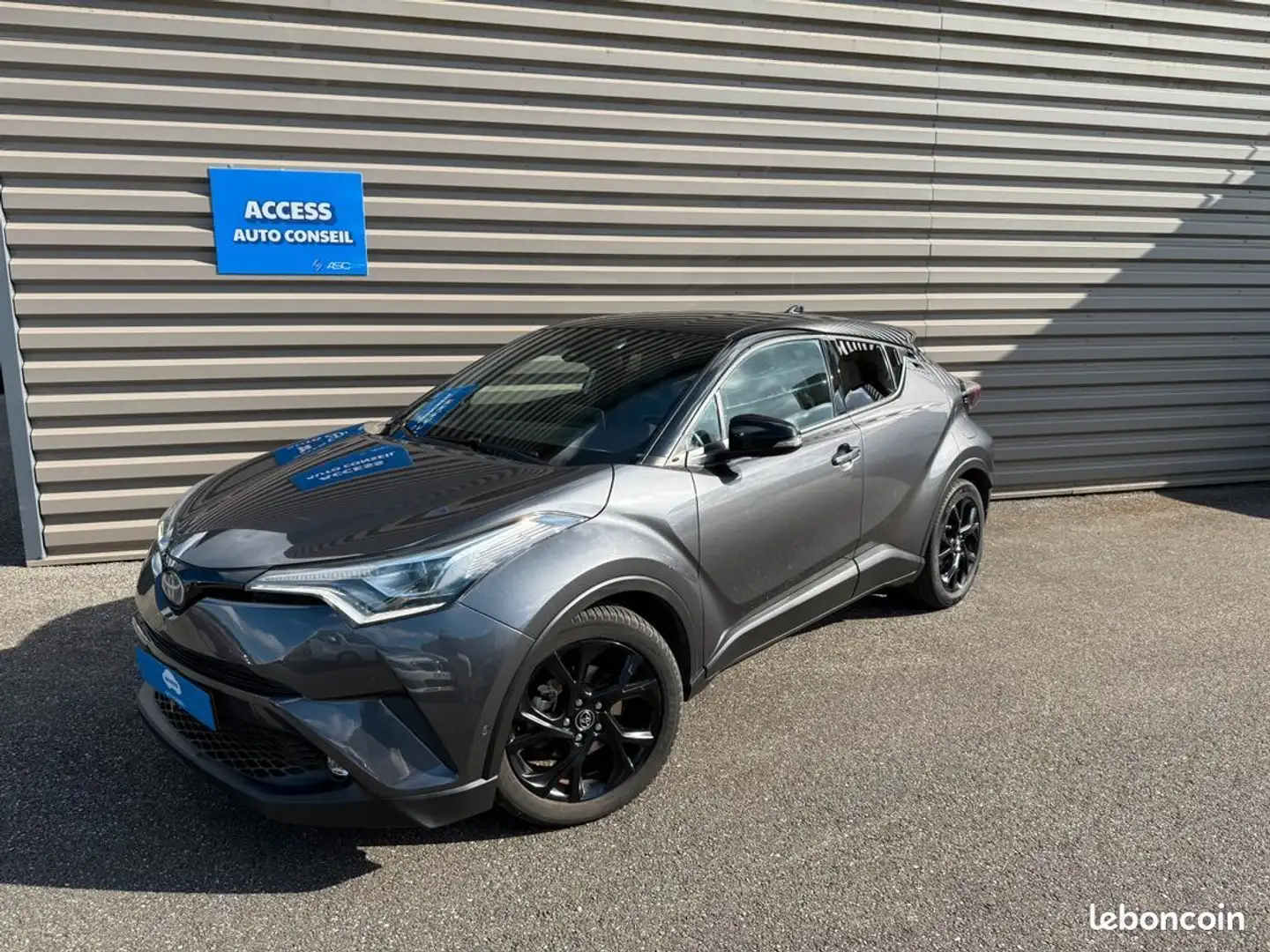 Toyota C-HR CHR GRAPHIC Première Main, Très bon état, Boite Automatique Gris - 1
