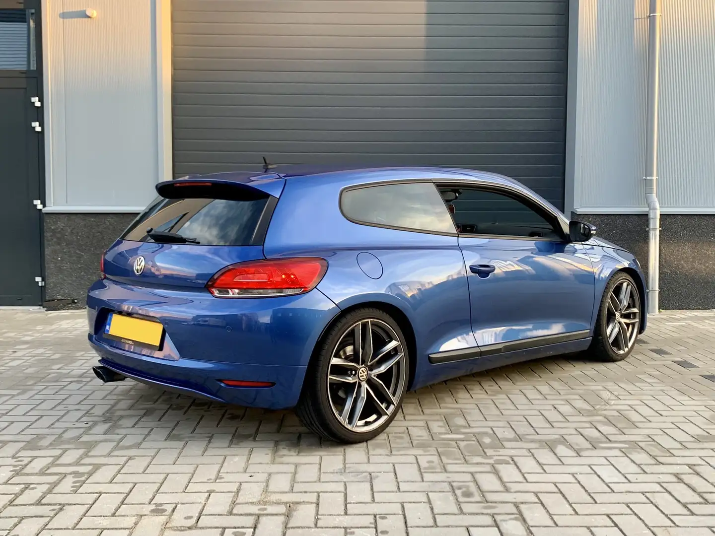 Volkswagen Scirocco 1.4 TSI Highl. Plus 160pk Kék - 2