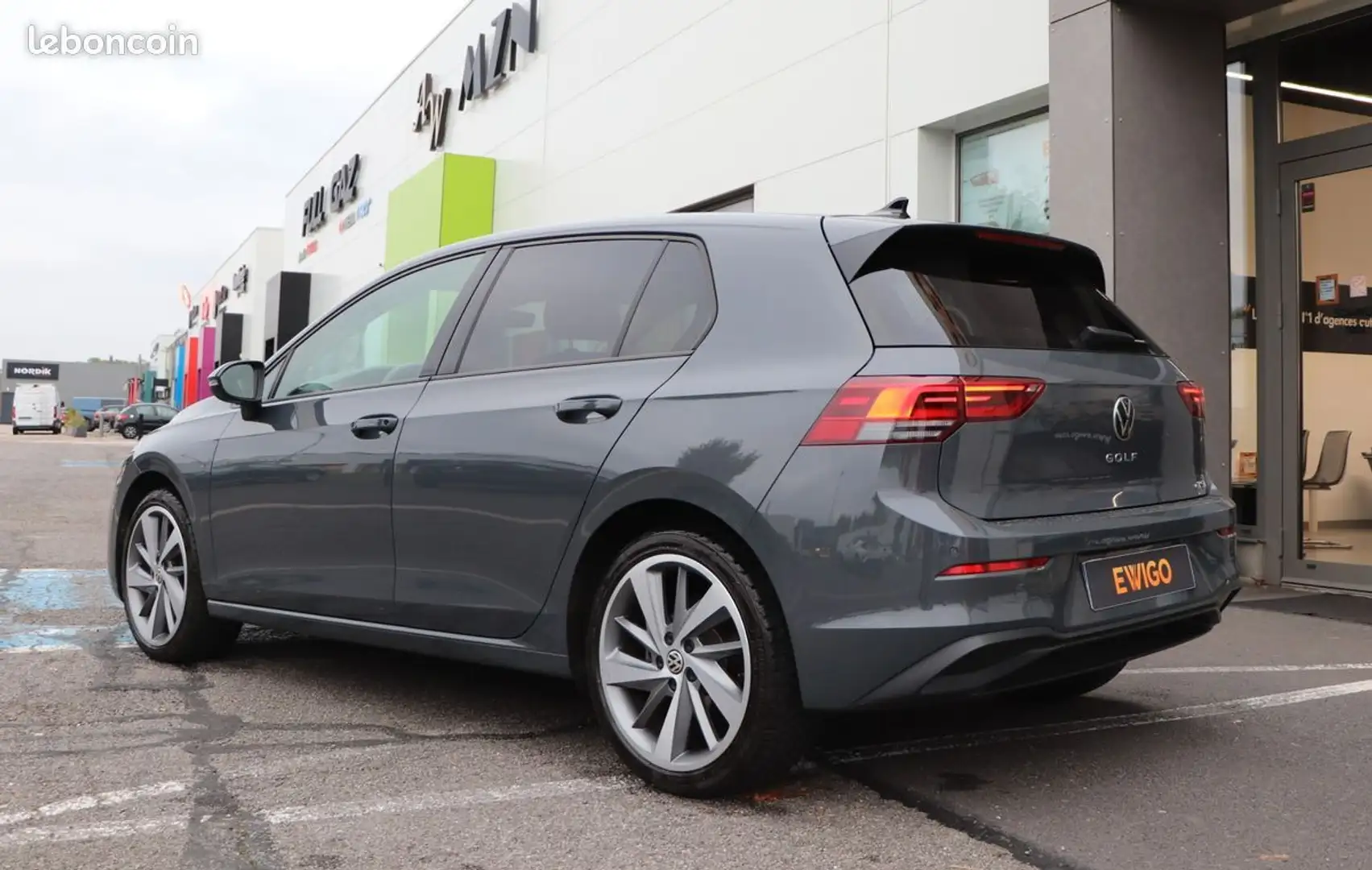 Volkswagen Golf 1.5 e-tsi 150ch style dsg carplay Grigio - 2