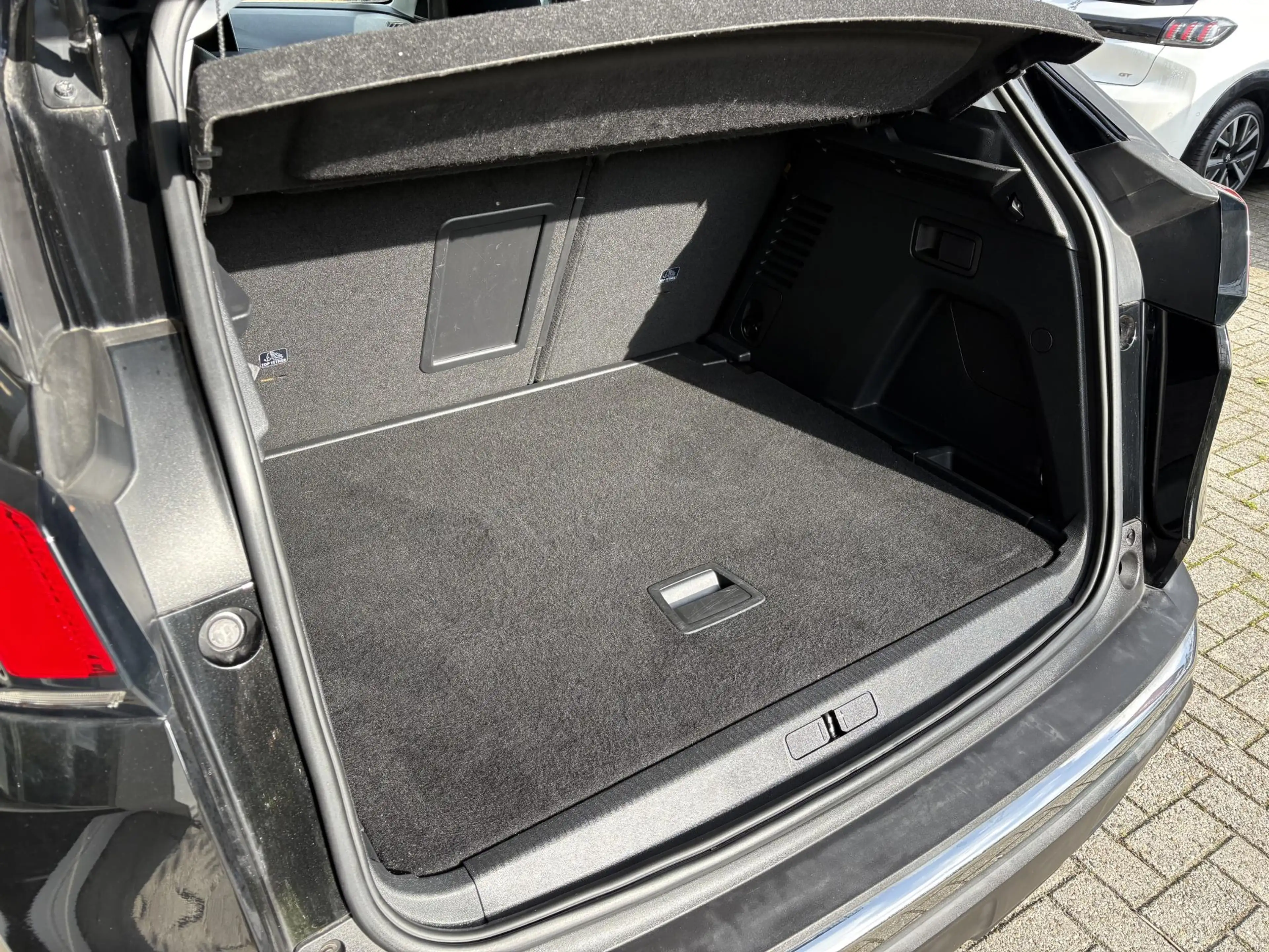 Peugeot 3008 1.2T 130pk Allure | Focal Audio | Full LED koplamp — photo 10