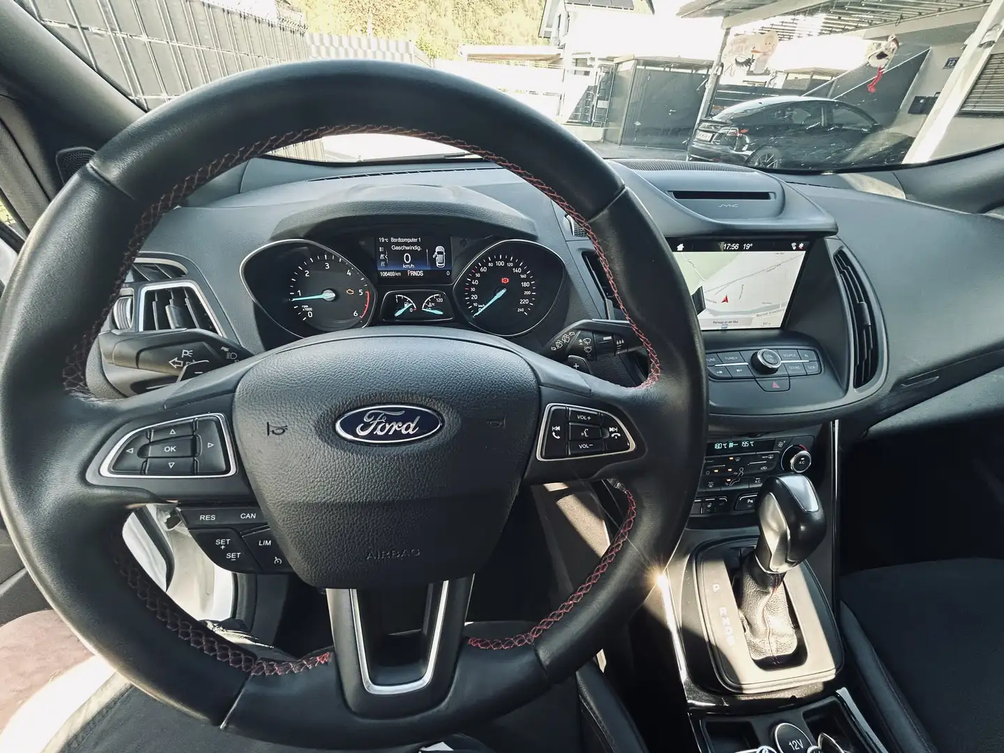 Ford Kuga Kuga 2,0 TDCi ST-Line Powershift Aut. ST-Line Weiß - 2