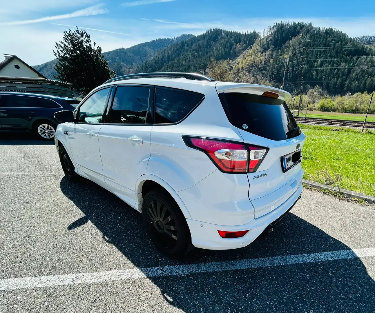 Ford Kuga Kuga 2,0 TDCi ST-Line Powershift Aut. ST-Line Weiß - 1