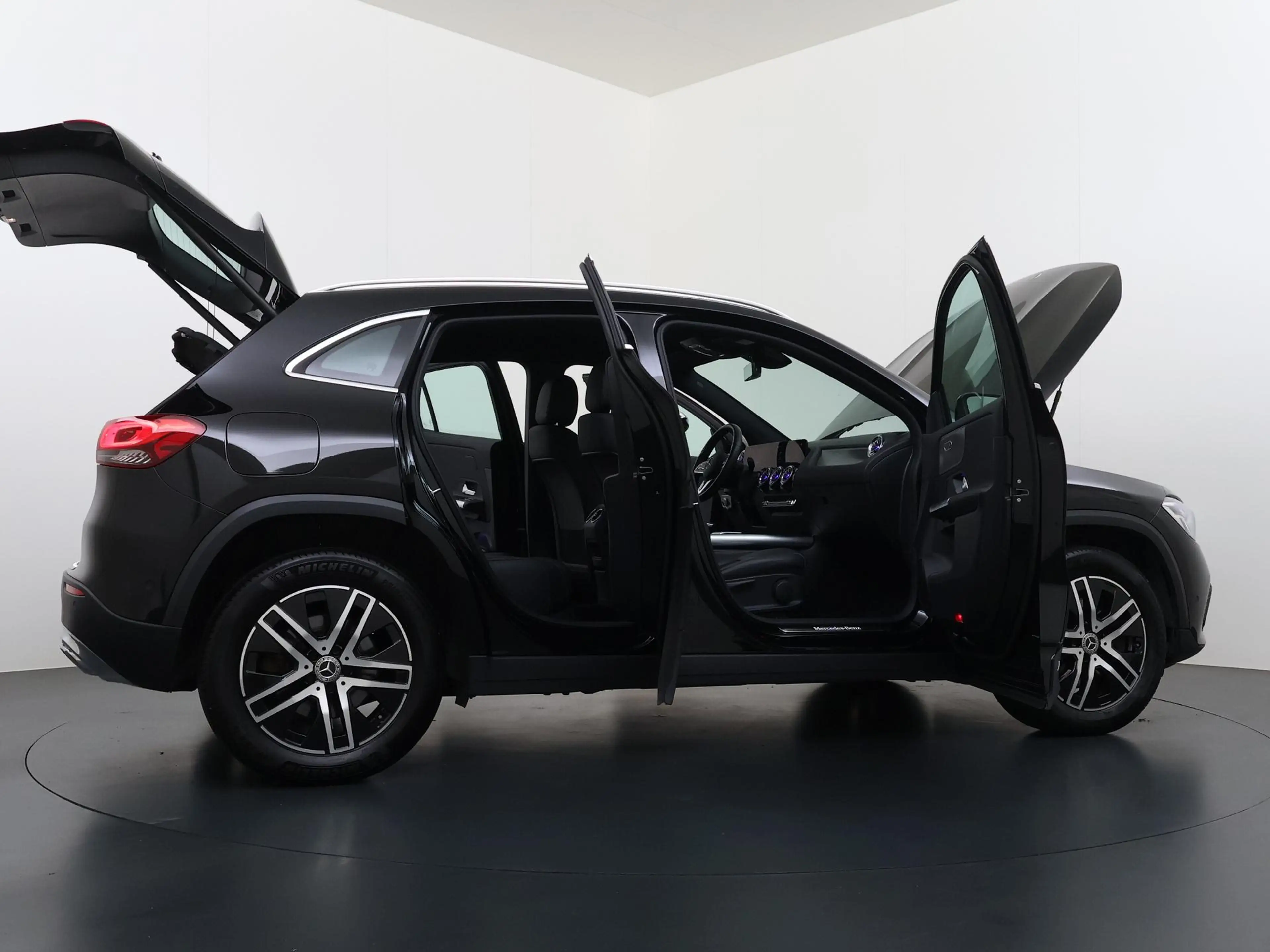 Mercedes-Benz GLA 250 e Luxury | Keyless | ACC | Thermotronic — photo 10