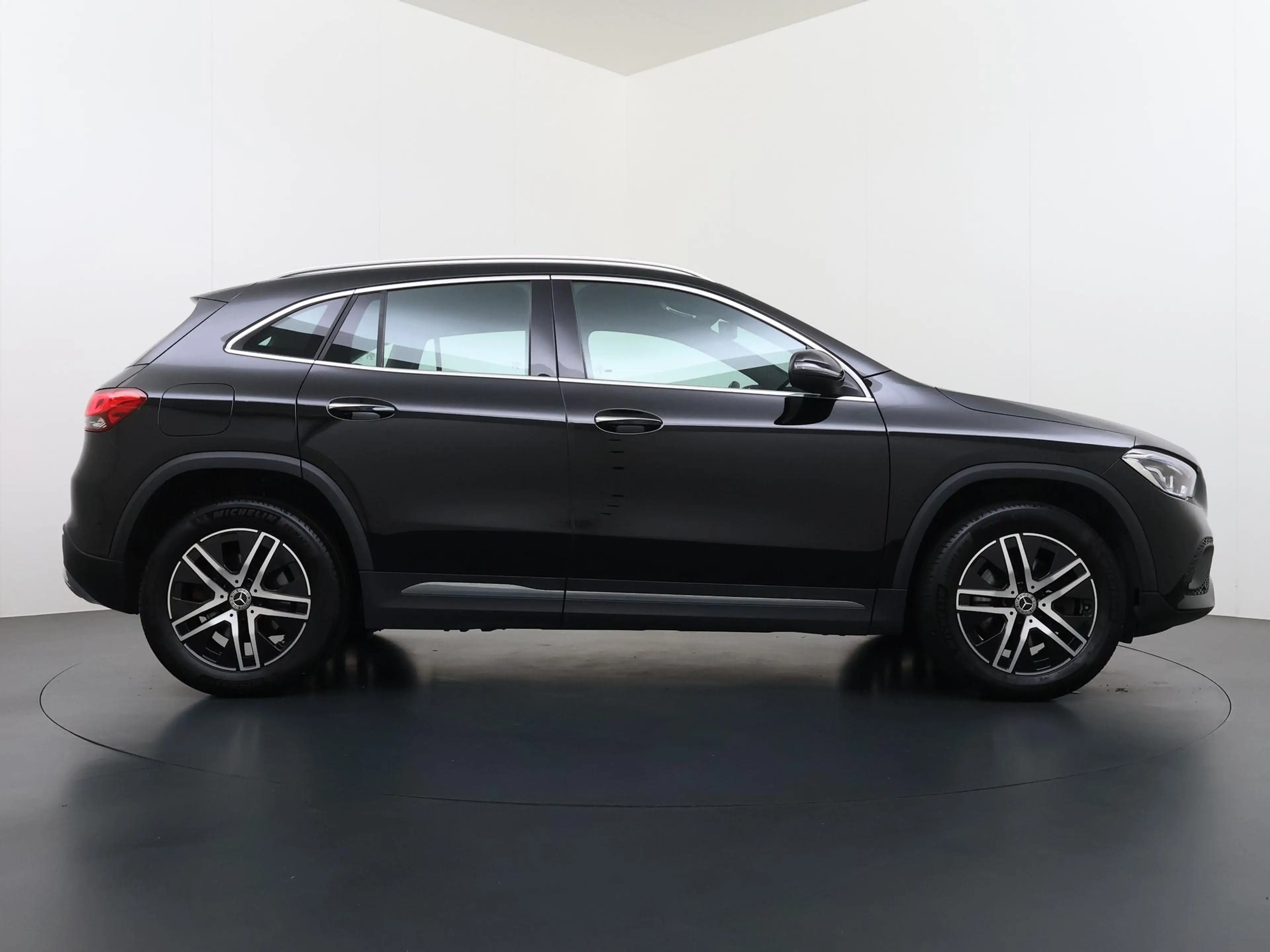 Mercedes-Benz GLA 250 e Luxury | Keyless | ACC | Thermotronic — photo 6
