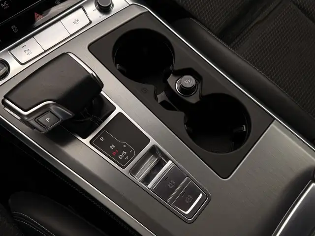 Audi A6 view 26