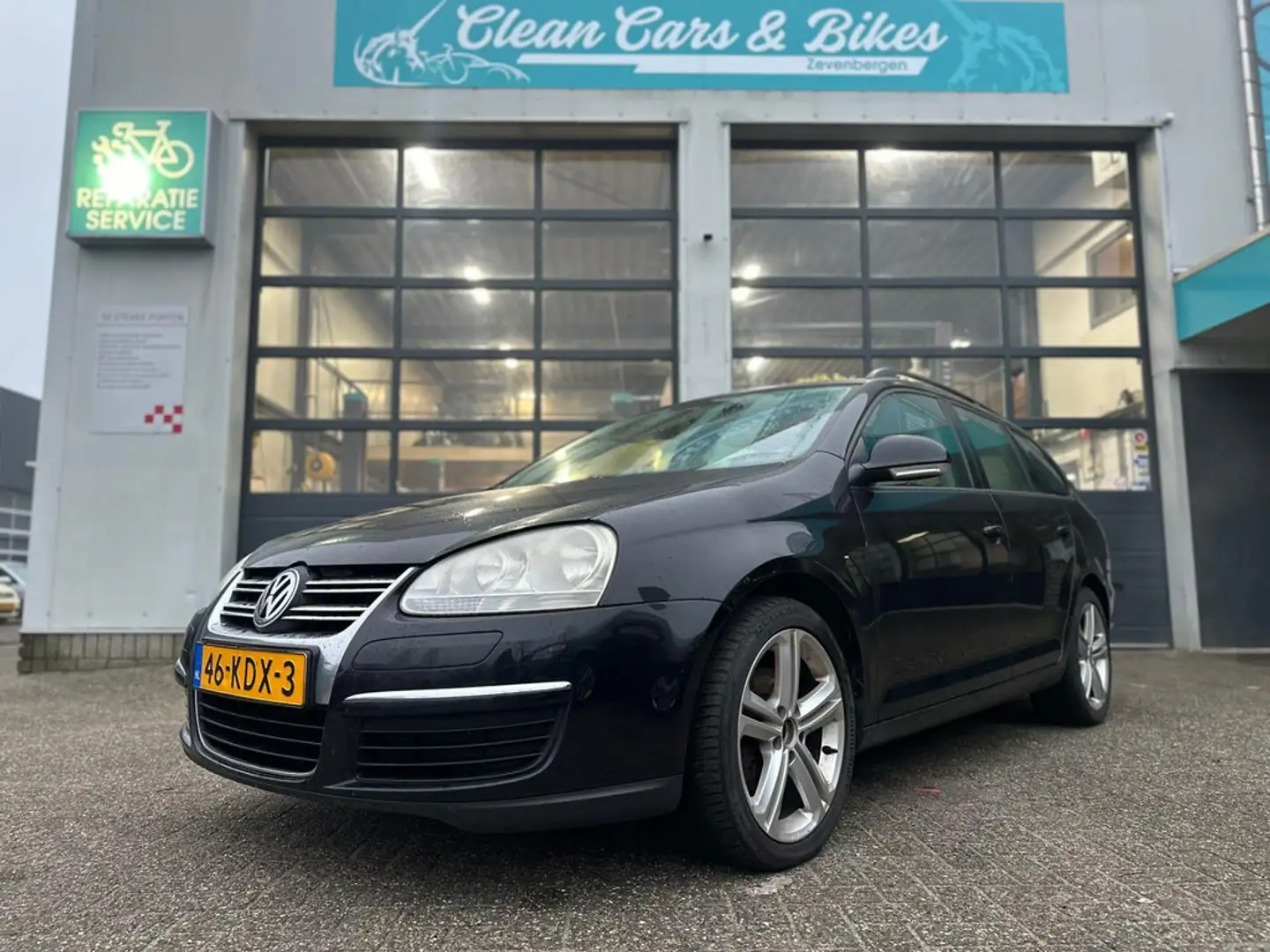 Volkswagen Golf Variant 1.4 TSI Trendline Schwarz - 1