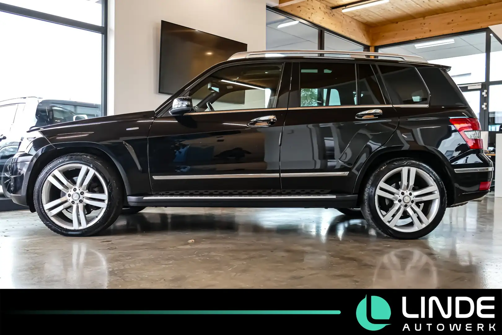 Mercedes-Benz GLK 220 CDI Blue AMG-Line 4Matic |AHK|NAVI|PANO. Black - 2