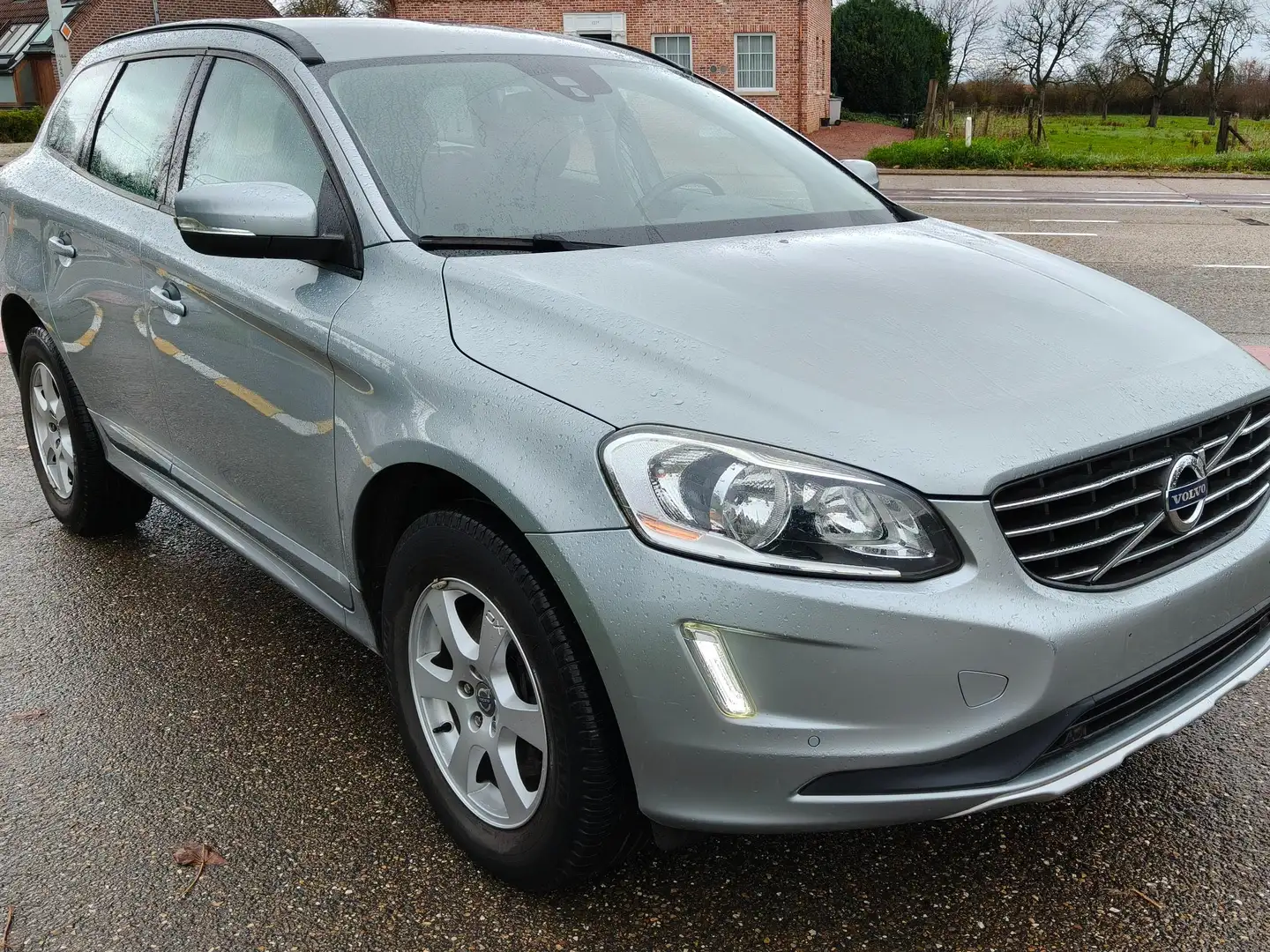 Volvo XC60 XC60 D3 Momentum Gris - 2