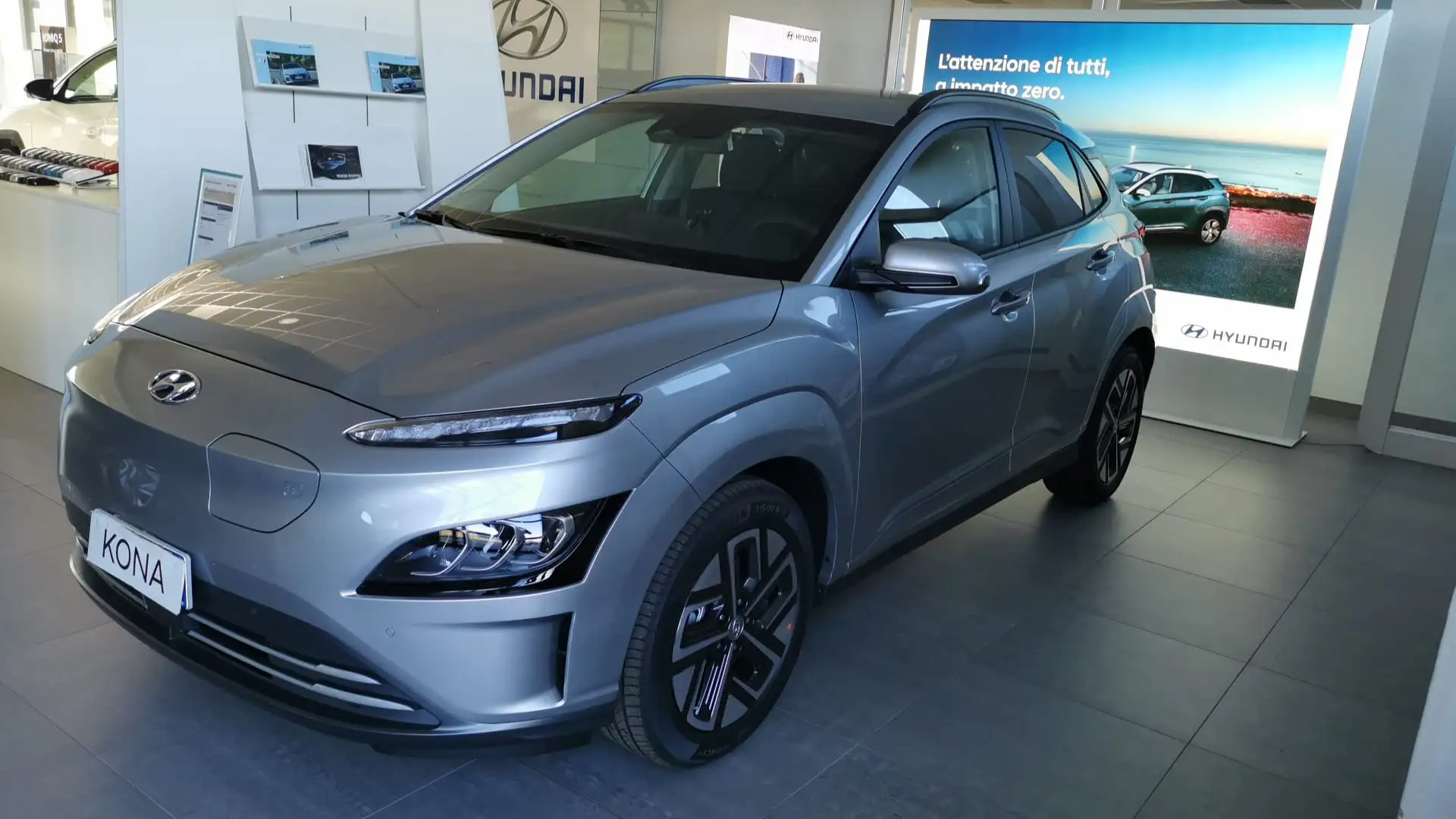 Hyundai KONA Kona 64 kWh EV Xline GK707NV Argento - 2