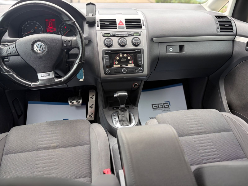 Volkswagen Touran R-Line Edition — photo 12