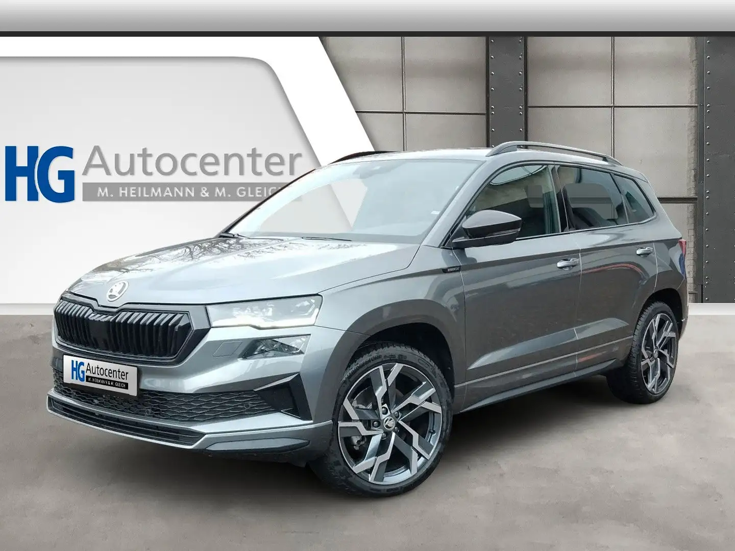 Skoda Karoq Sportline 2.0TSI 4x4 Pano AHK 19" Matrix Grigio - 1