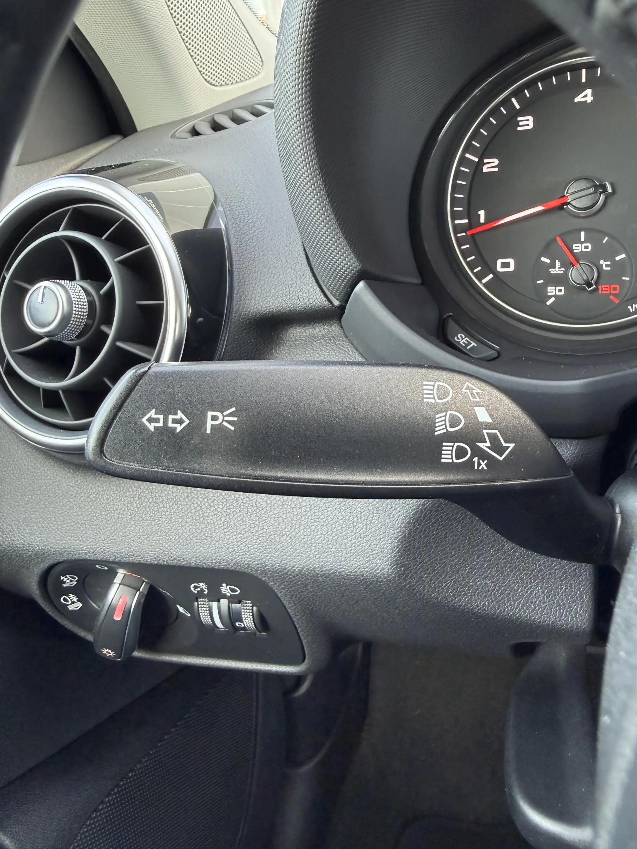 Audi A1 Sportback 1.2 TFSI Attraction AIRCO! — photo 10