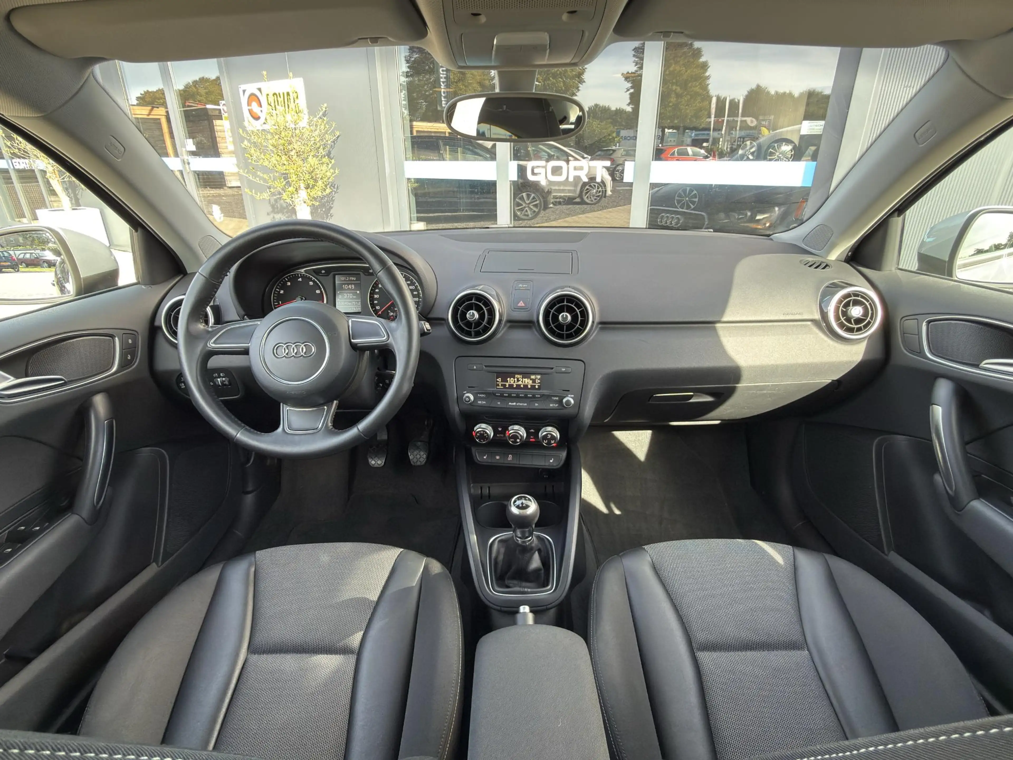 Audi A1 Sportback 1.2 TFSI Attraction AIRCO! — photo 5