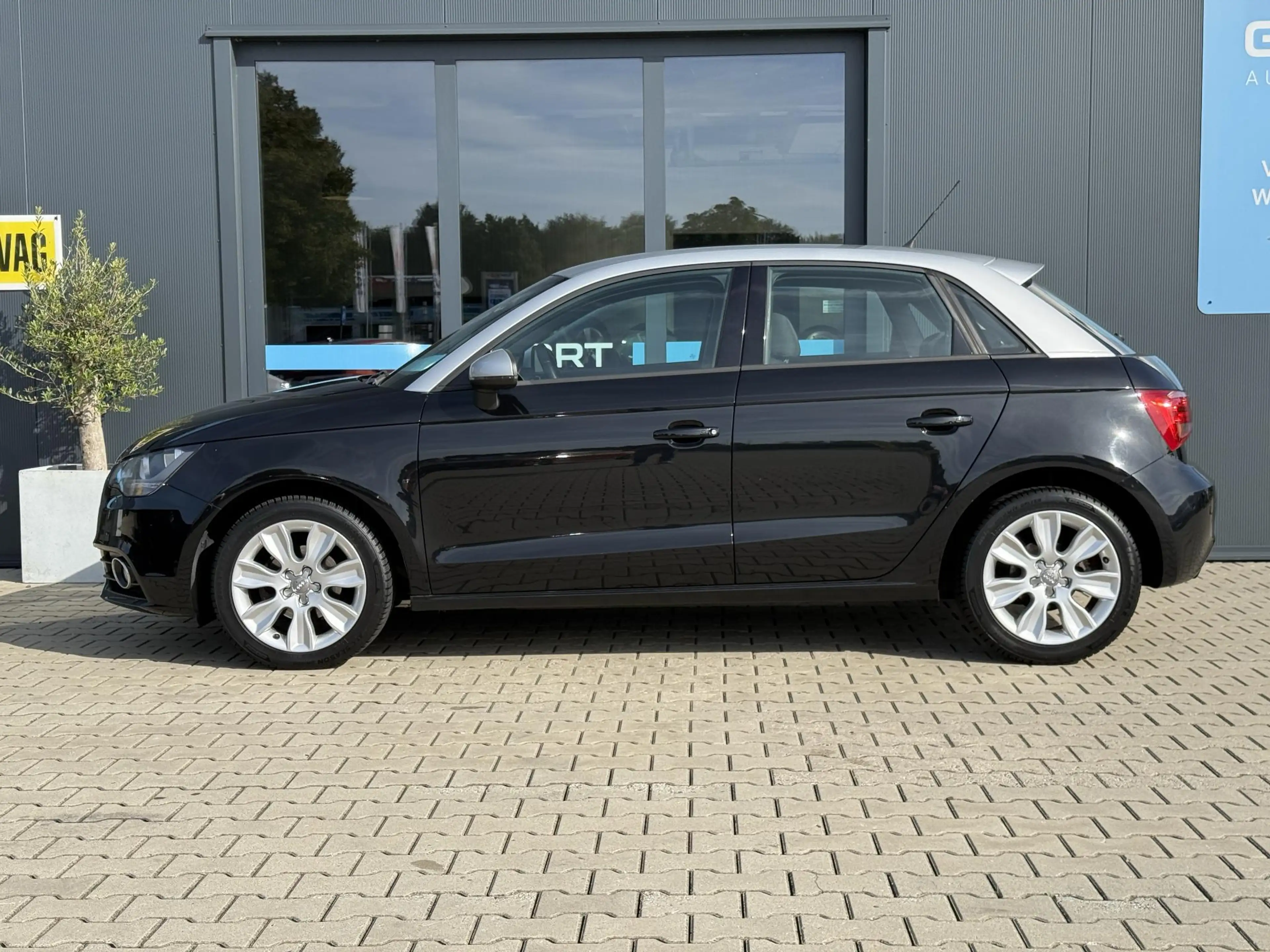 Audi A1 Sportback 1.2 TFSI Attraction AIRCO! — photo 4