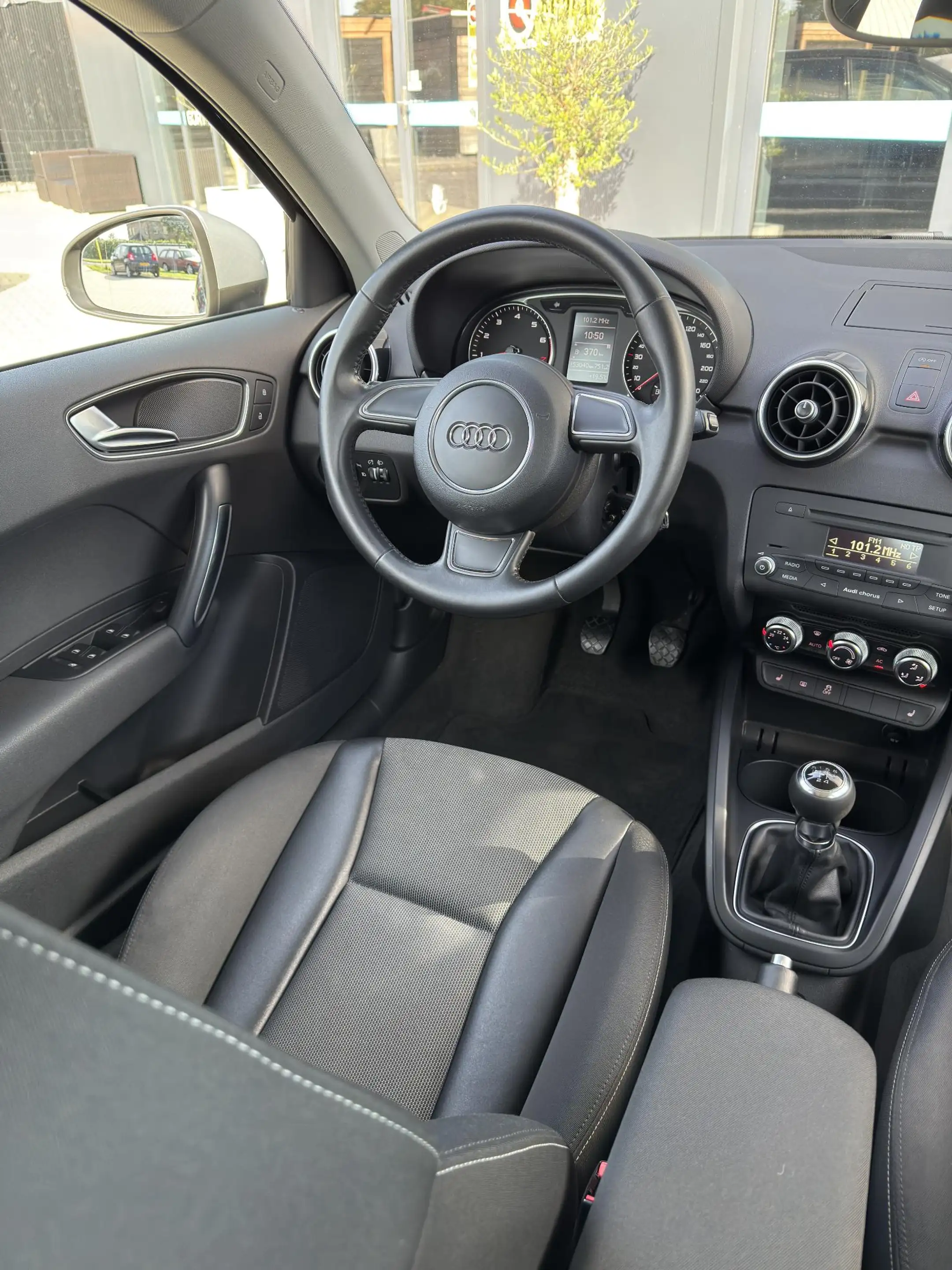 Audi A1 Sportback 1.2 TFSI Attraction AIRCO! — photo 7