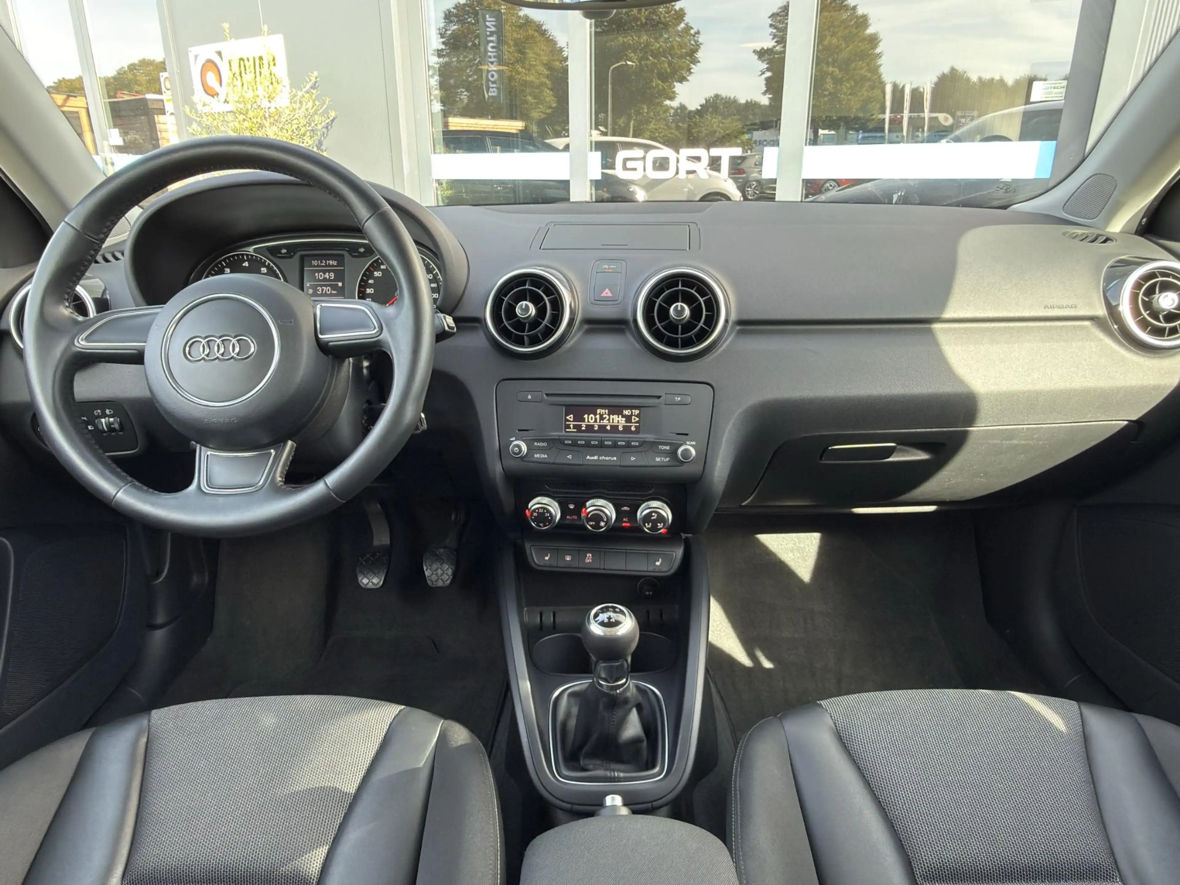 Audi A1 Sportback 1.2 TFSI Attraction AIRCO! — photo 6