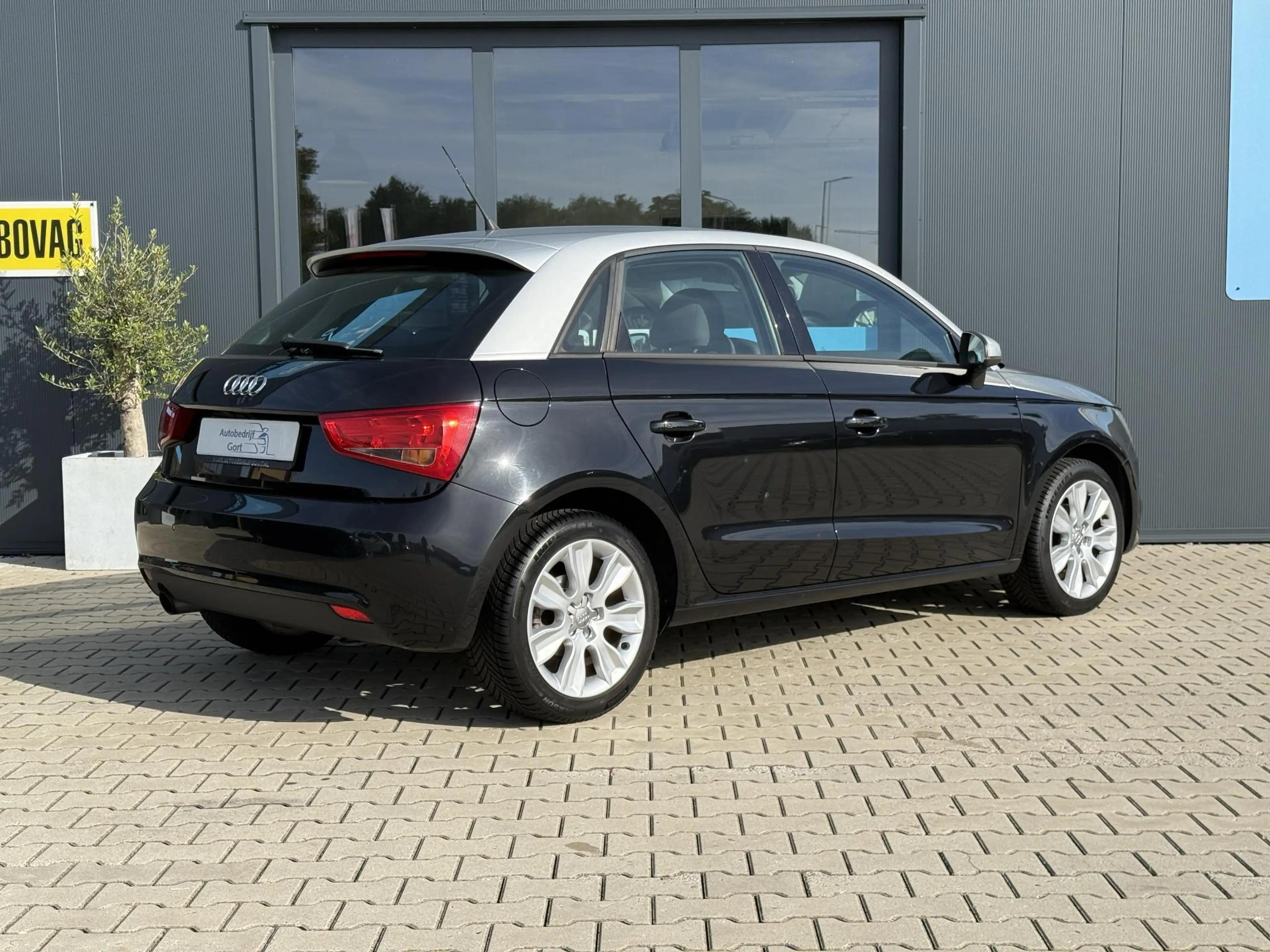 Audi A1 Sportback 1.2 TFSI Attraction AIRCO! — photo 2