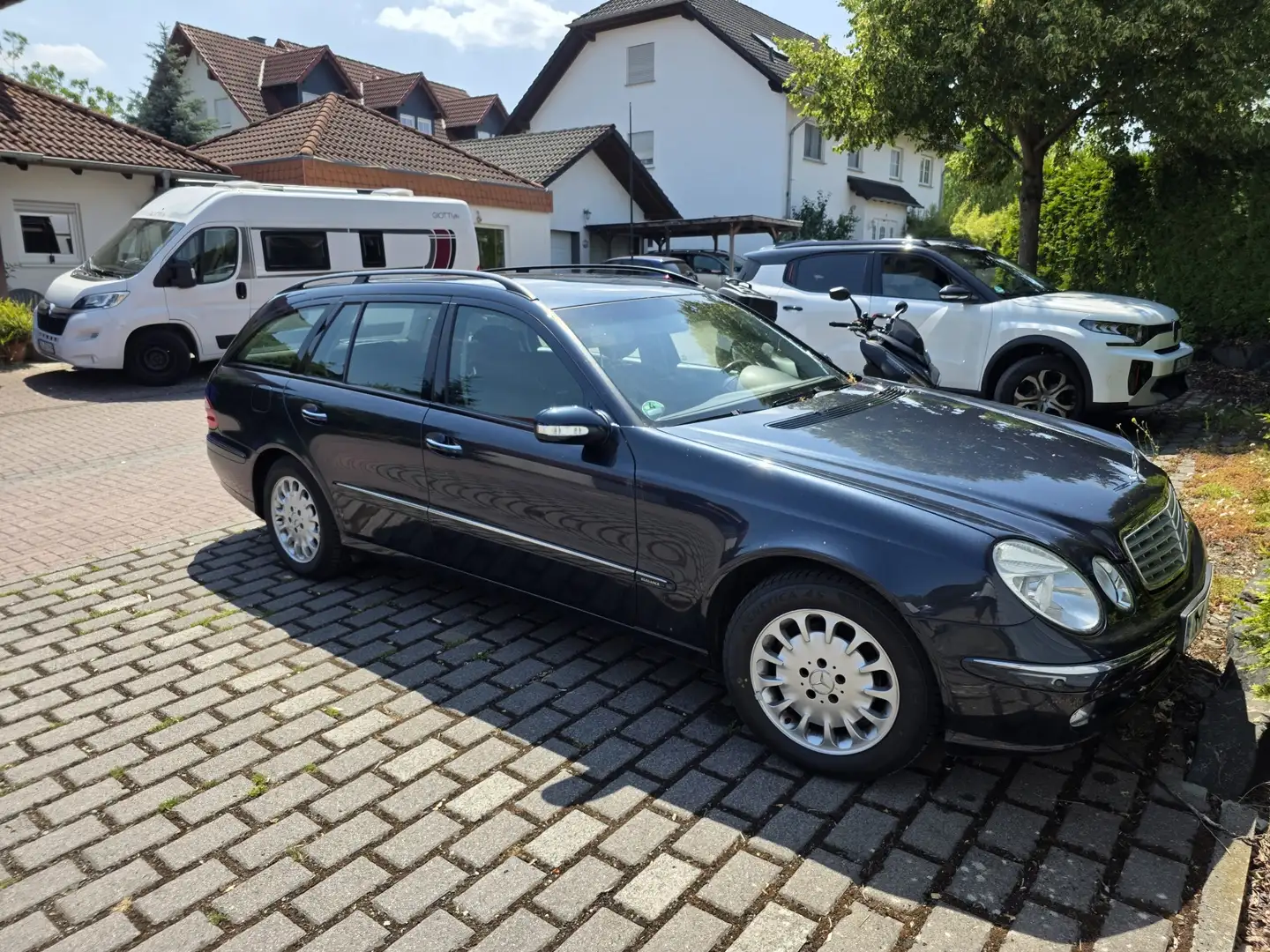 Mercedes-Benz E 270 T CDI Elegance - 1