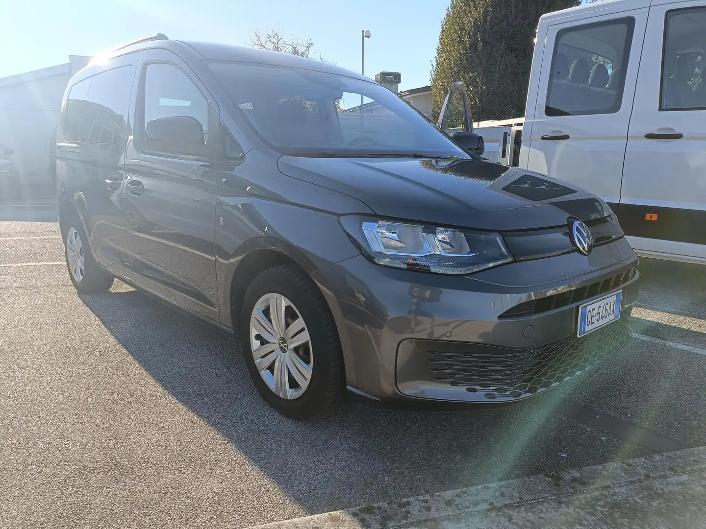 Volkswagen Caddy 2.0 tdi Space 102 cv manuale 6 marce Gris - 2