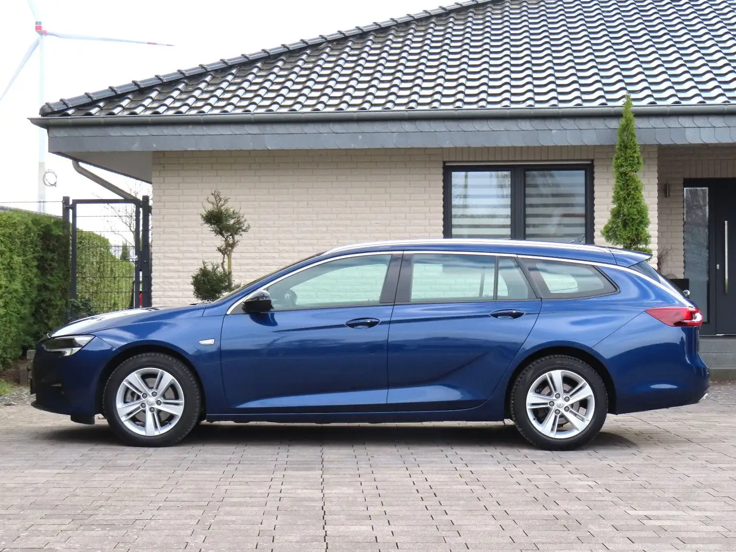 Opel Insignia B Sports Tourer Elegance Blau - 2