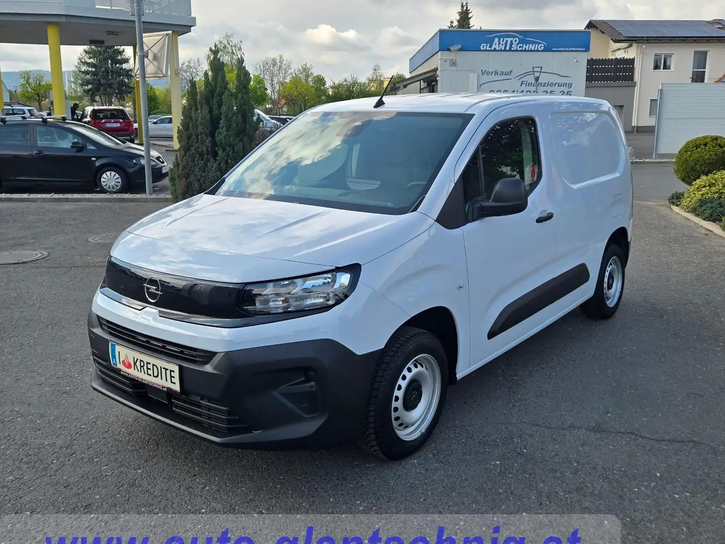 Opel Combo Cargo M Pure Tech 110 * MwSt. ausweisbar * Weiß - 1