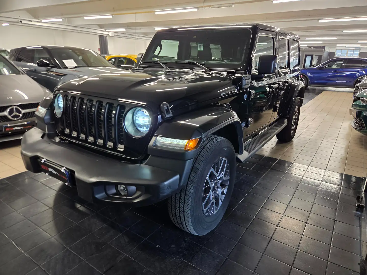Jeep Wrangler 4xe Unlimited 2.0 atx phev Sahara 4xe auto Schwarz - 2