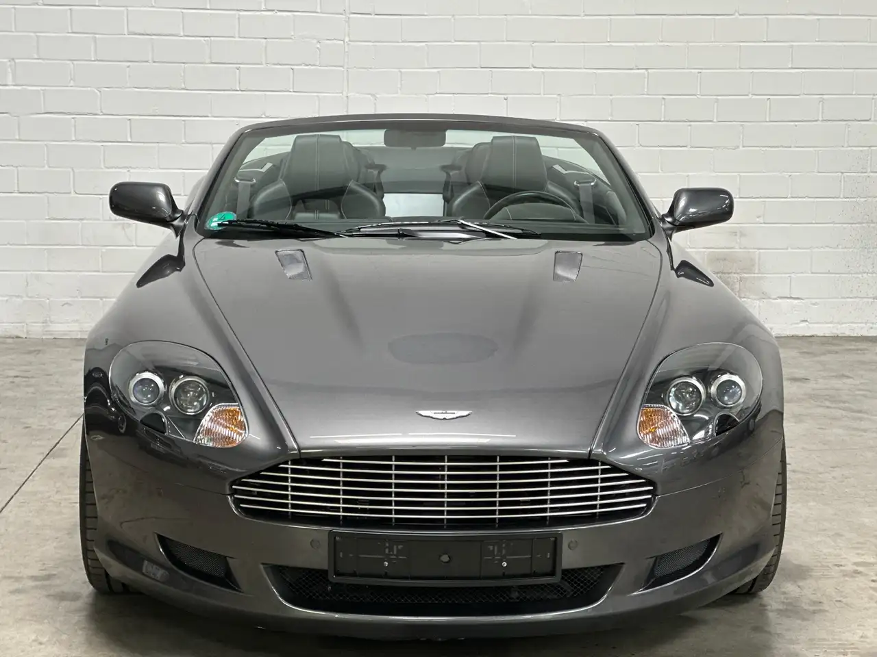 Aston Martin DB9