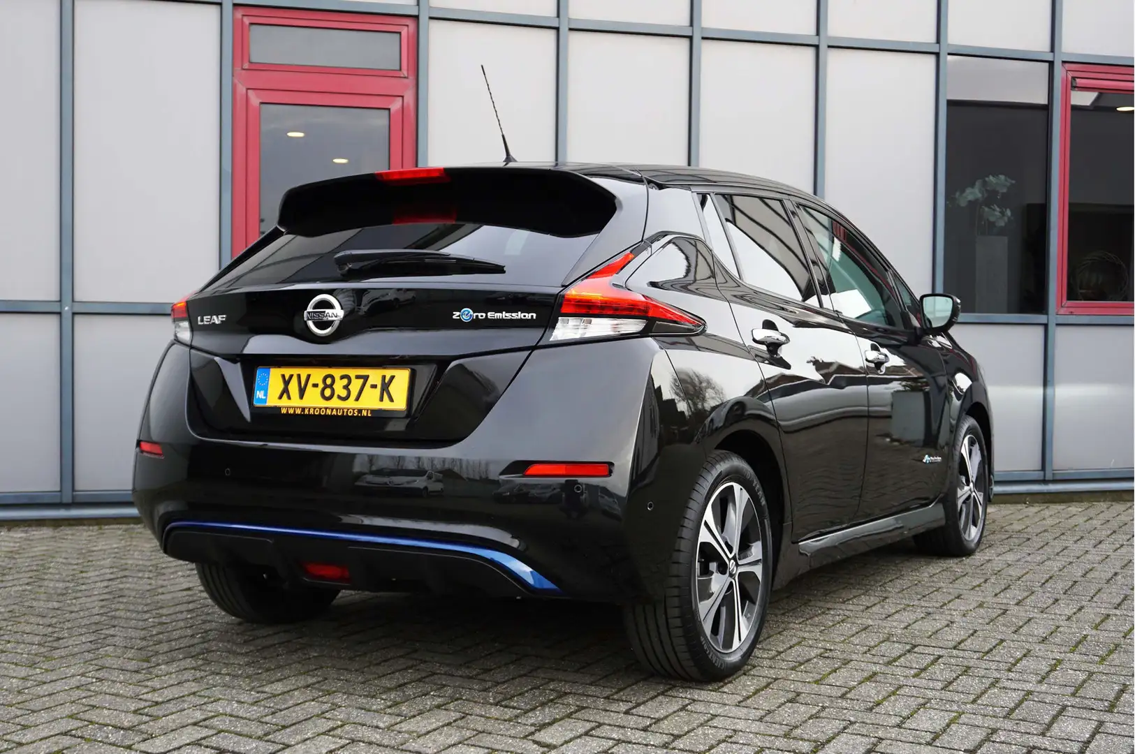 Nissan Leaf Tekna 40 kWh Pro Pilot Park Assist € 2.000,- SEPP Schwarz - 2