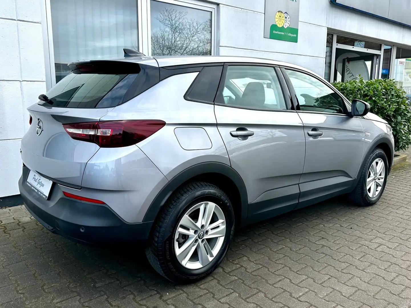 Opel Grandland X Grandland 1,2 Edition Automatik, Navi, LED, PDC Grau - 2