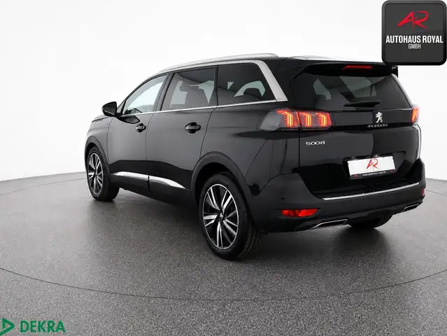 Peugeot 5008 view 3