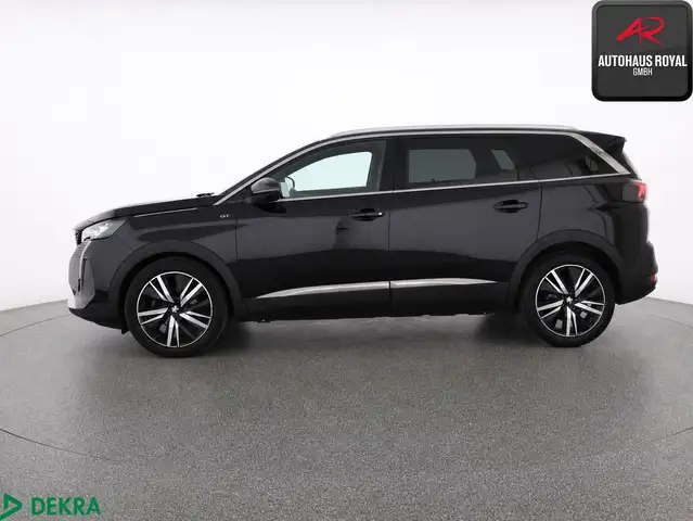 Peugeot 5008 view 2