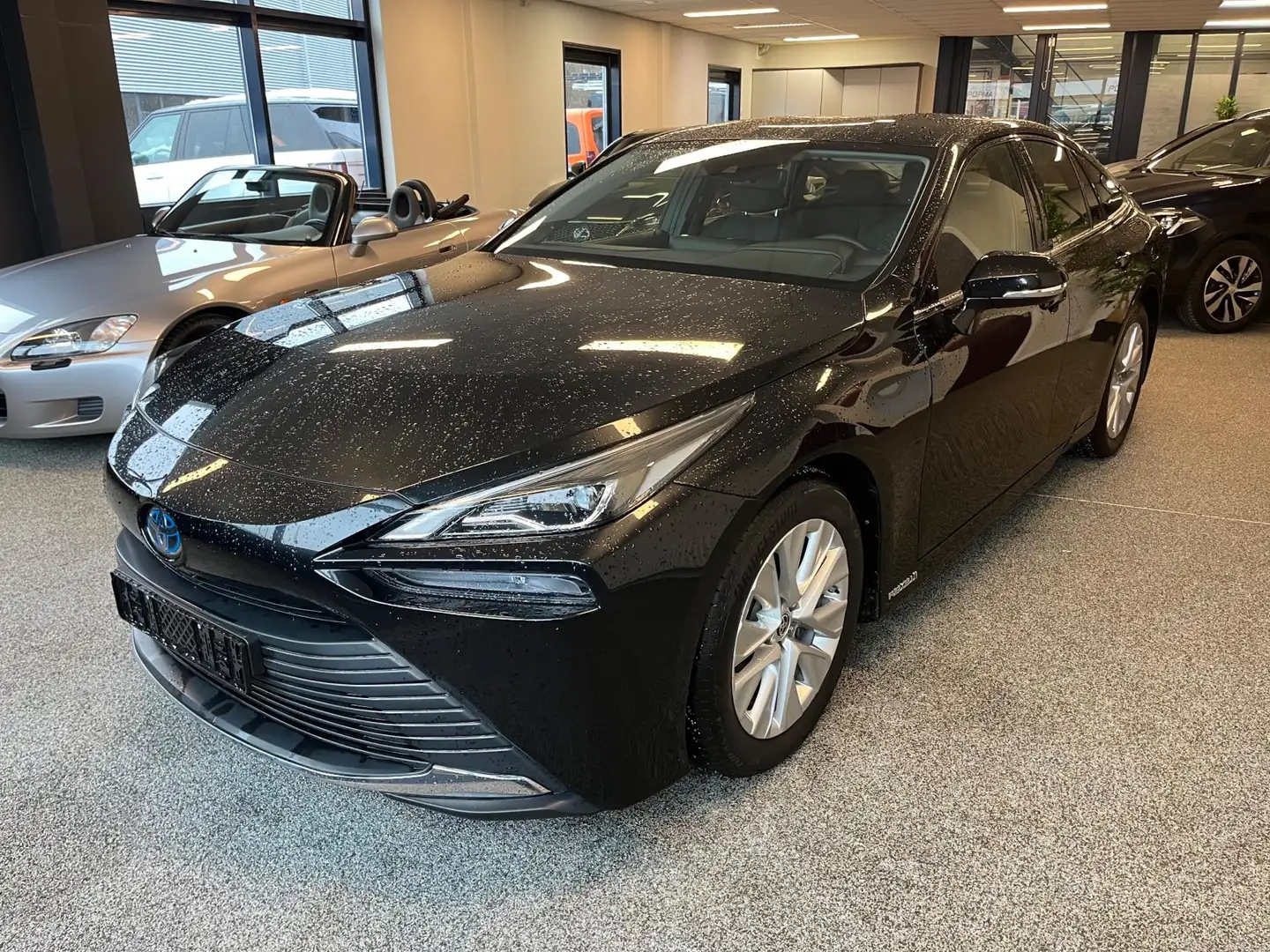 Toyota Mirai 182pk Dynamic Automaat / Verw. electr. bed. voorst Schwarz - 1