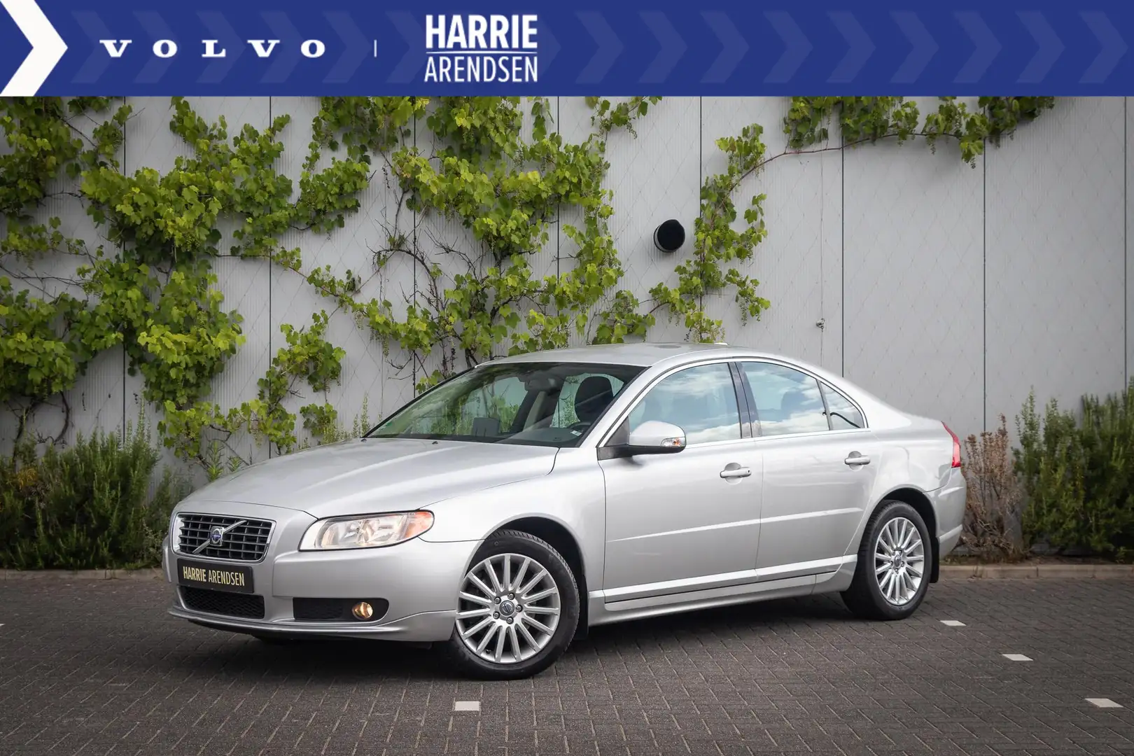Volvo S80 2.5T Aut. Momentum Grijs - 1