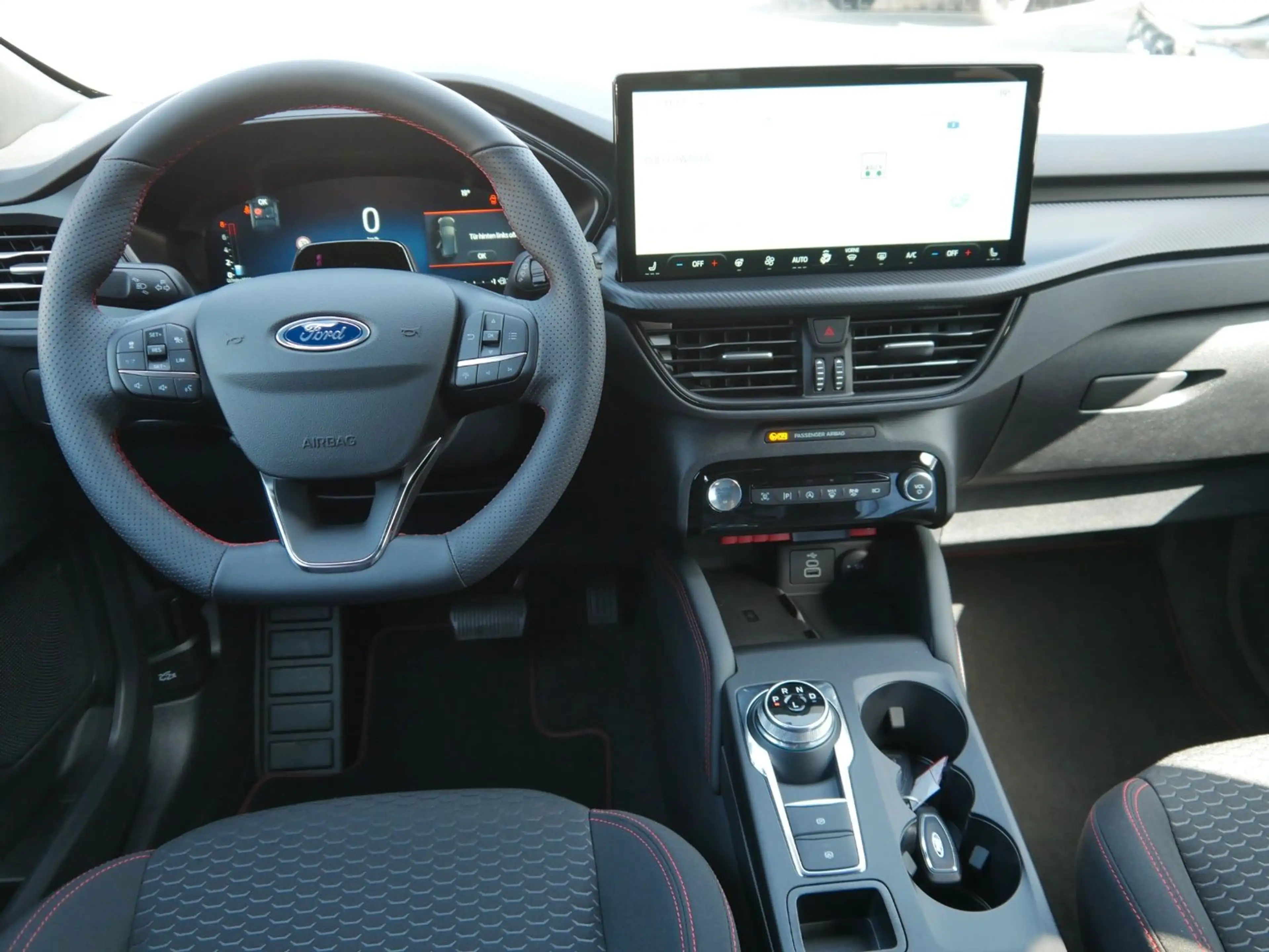 Ford Kuga ST-Line Automatik + Navi + Winter + AHK — photo 6