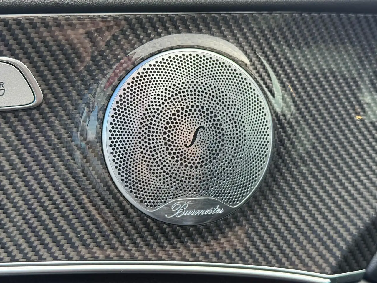 Mercedes-Benz E-Class снимка Mercedes-Benz E-Class