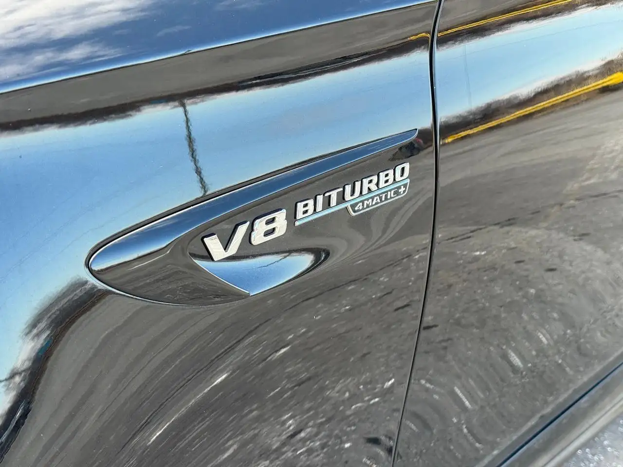 Mercedes-Benz E-Class снимка Mercedes-Benz E-Class