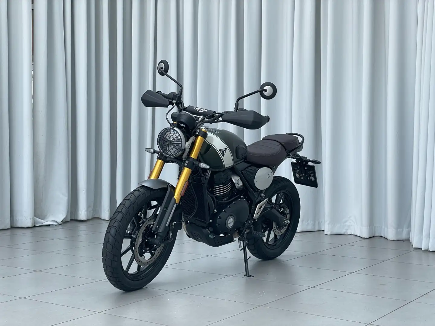 Triumph Scrambler 400 X bijela - 2