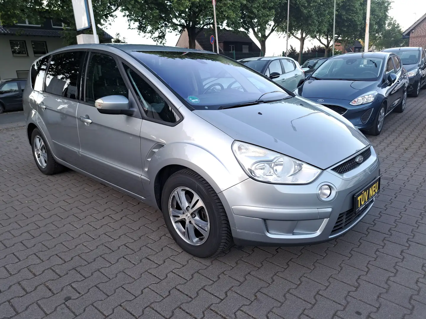 Ford Galaxy 2.0 Trend Plateado - 1
