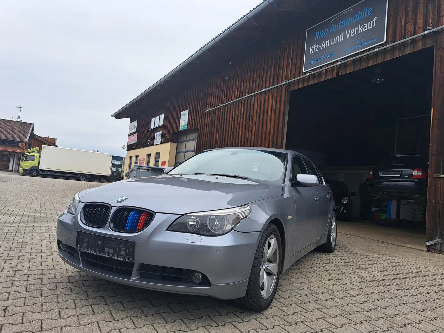 BMW 525 525i AutTEMPO/NAVI/KLIMA Led Gris - 1