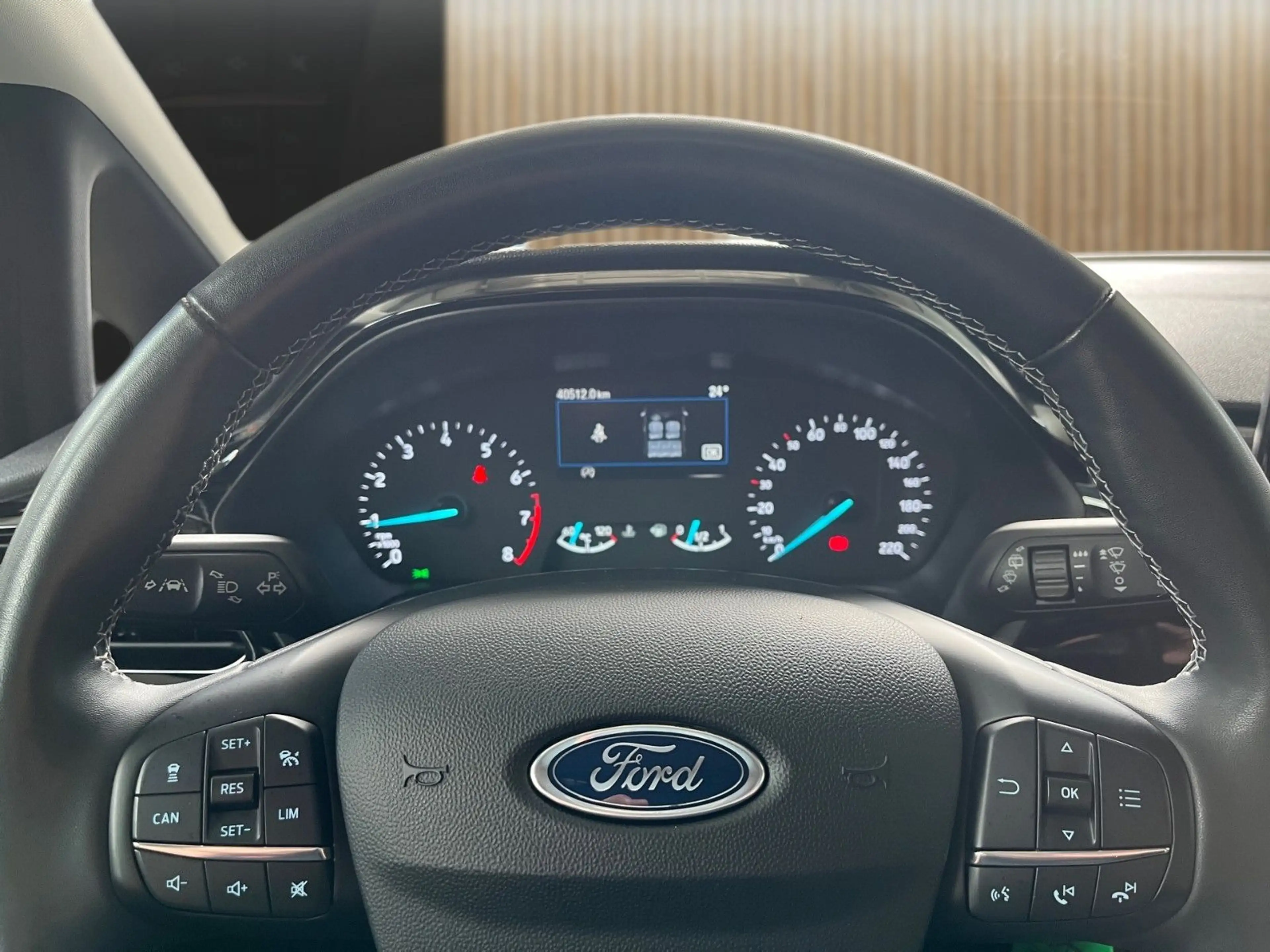 Ford Fiesta Titanium — photo 8