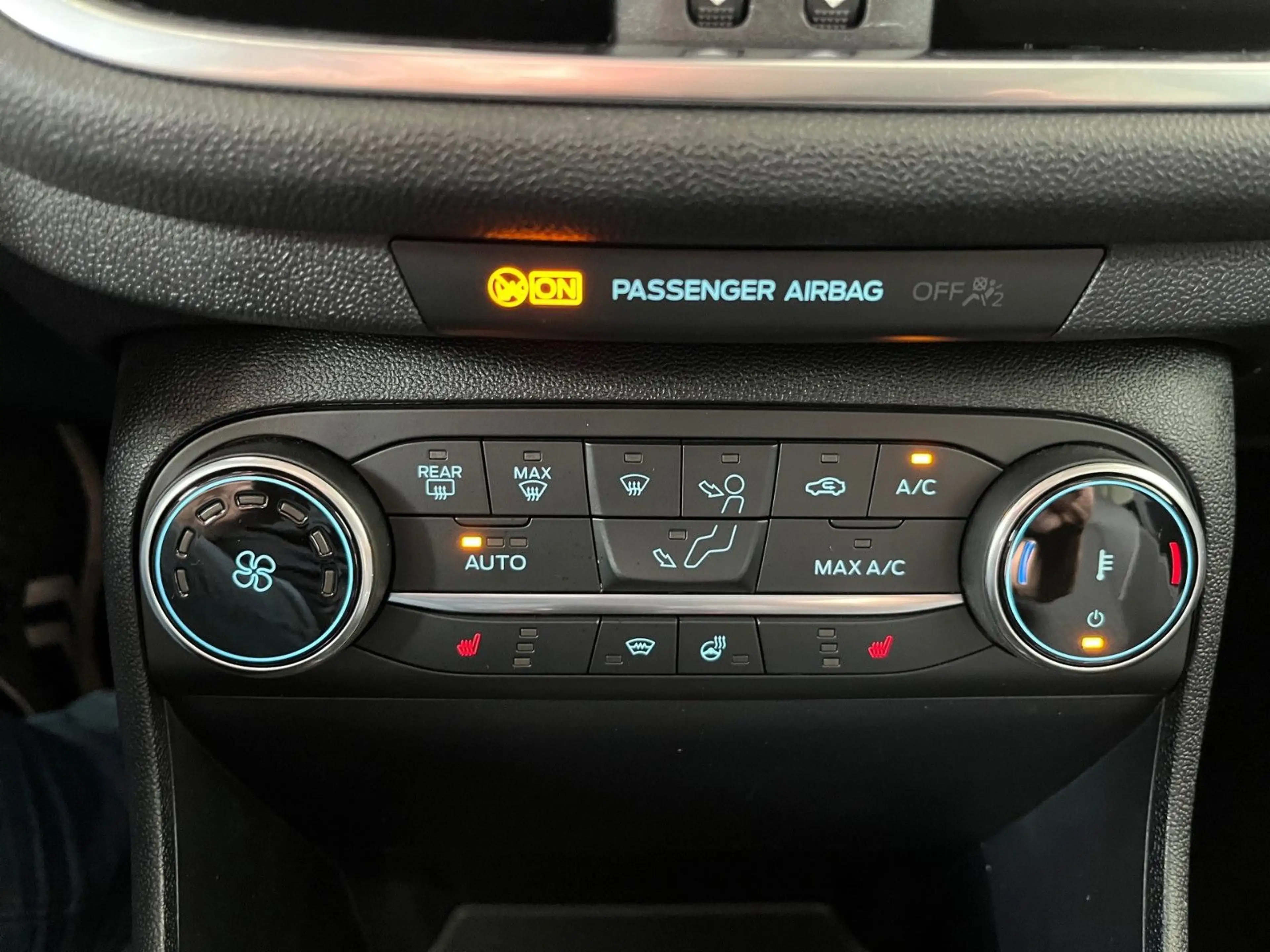 Ford Fiesta Titanium — photo 15