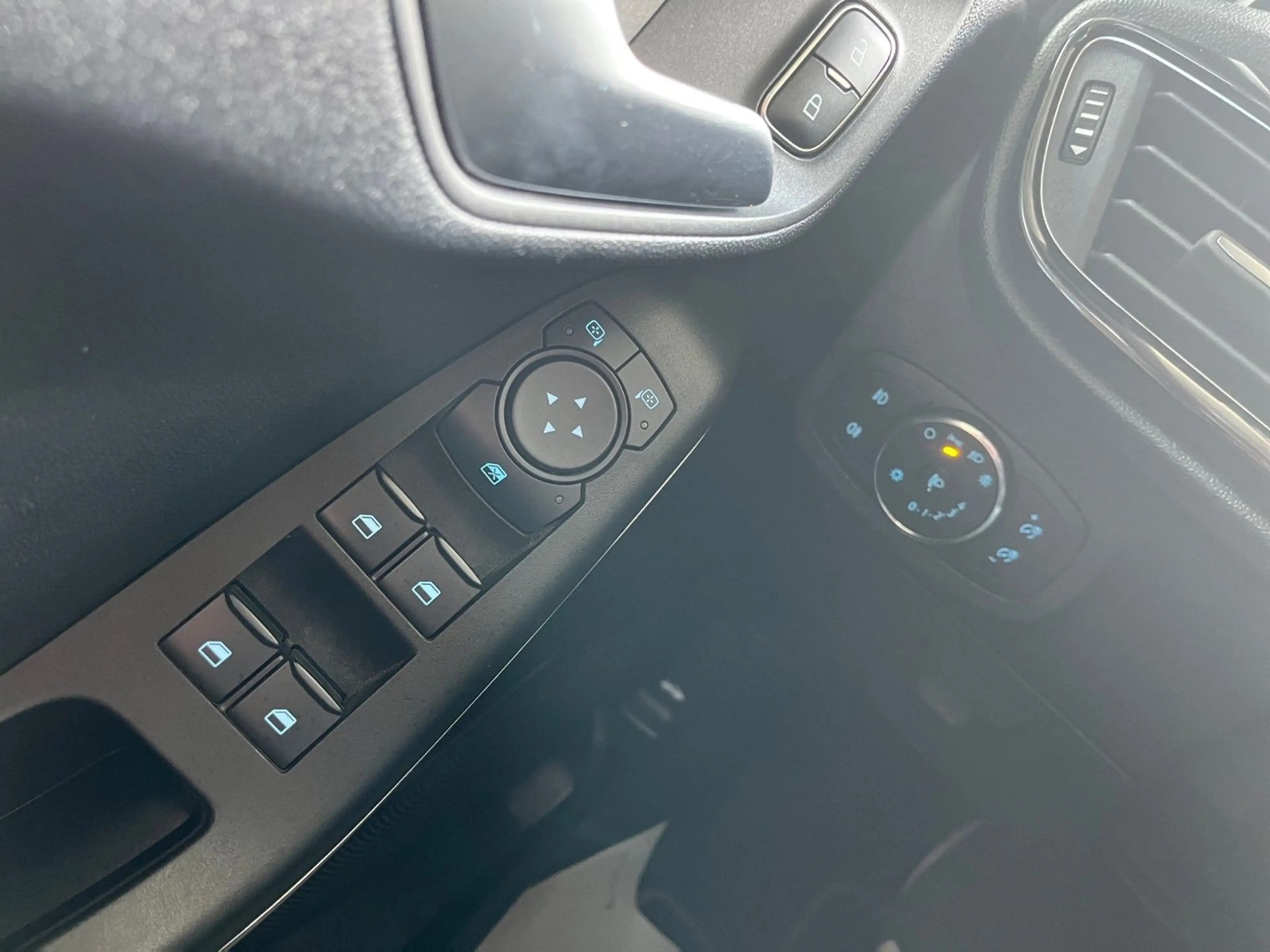 Ford Fiesta Titanium — photo 14