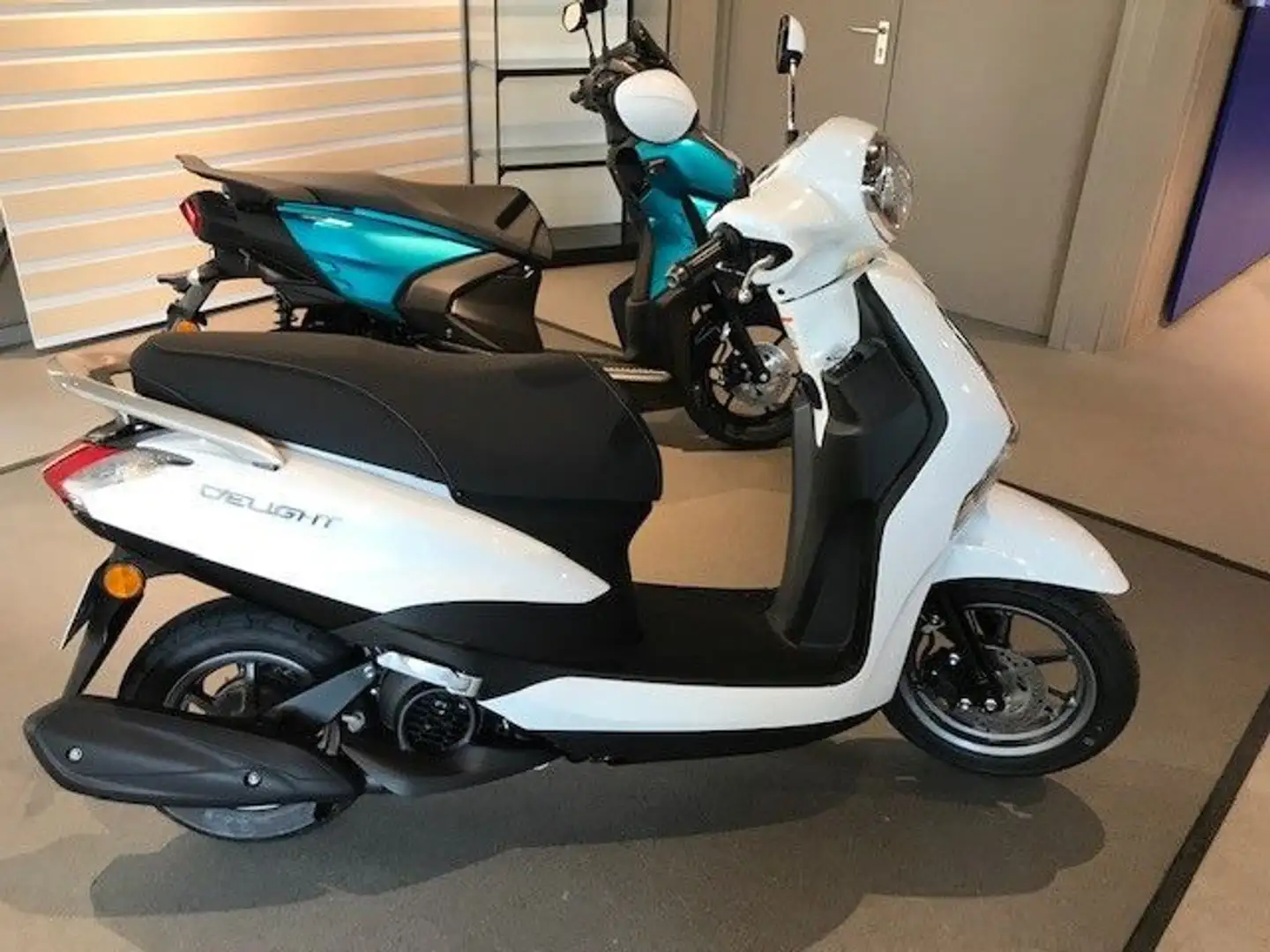 Yamaha D'elight 125 * B196 * White - 1