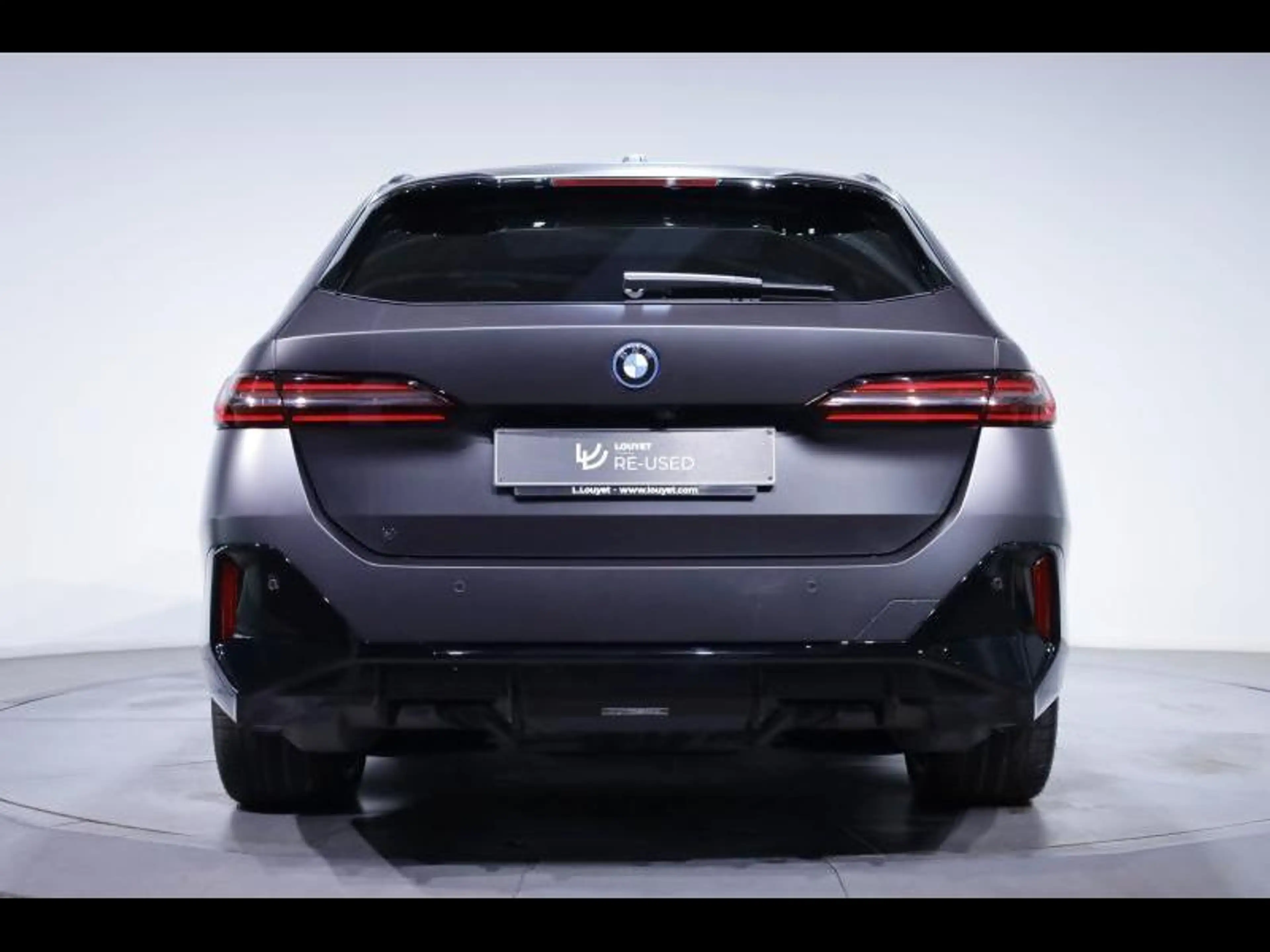 BMW i5 M60 xDrive Touring Kit M Sport — photo 4
