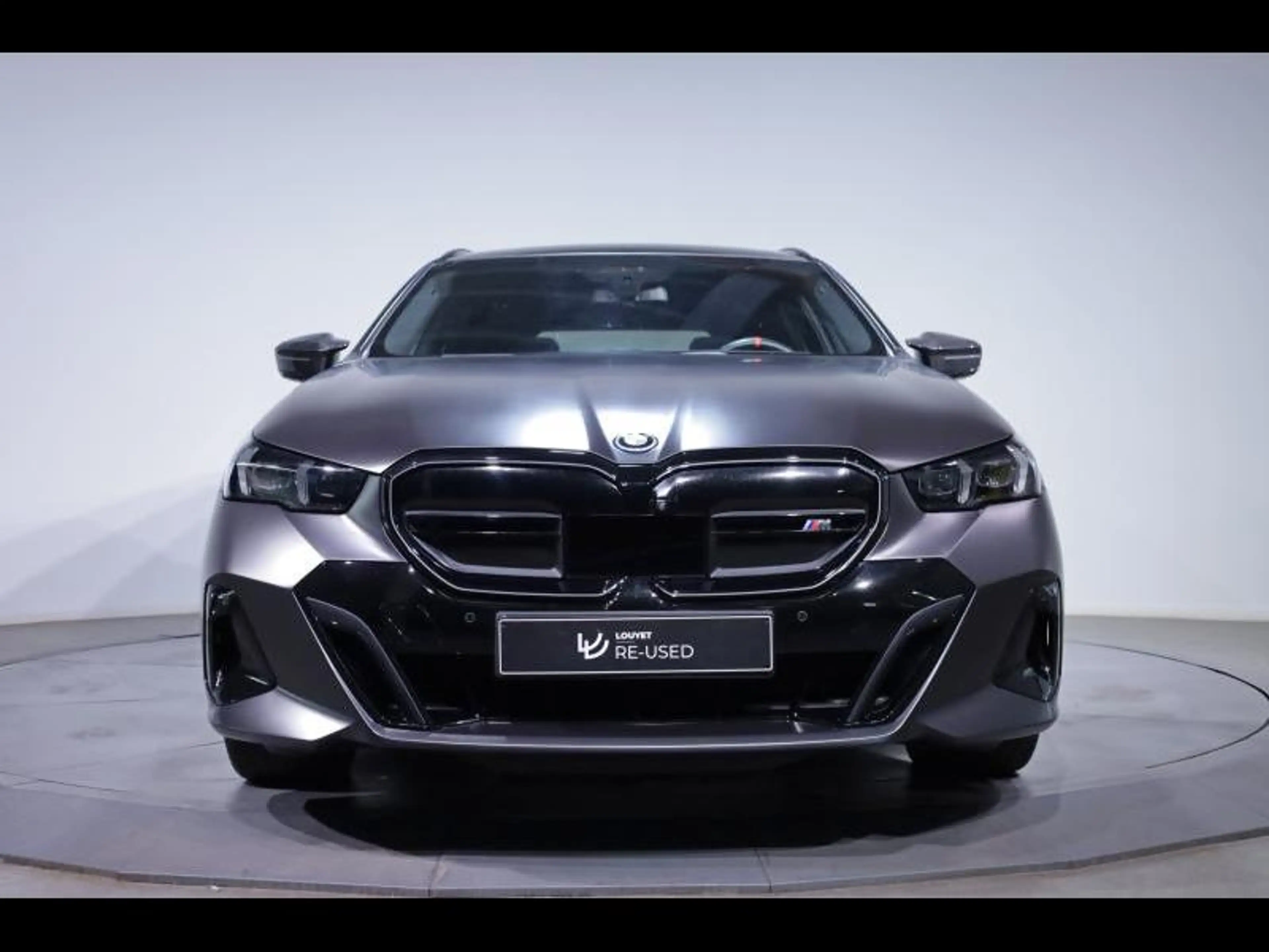 BMW i5 M60 xDrive Touring Kit M Sport — photo 2